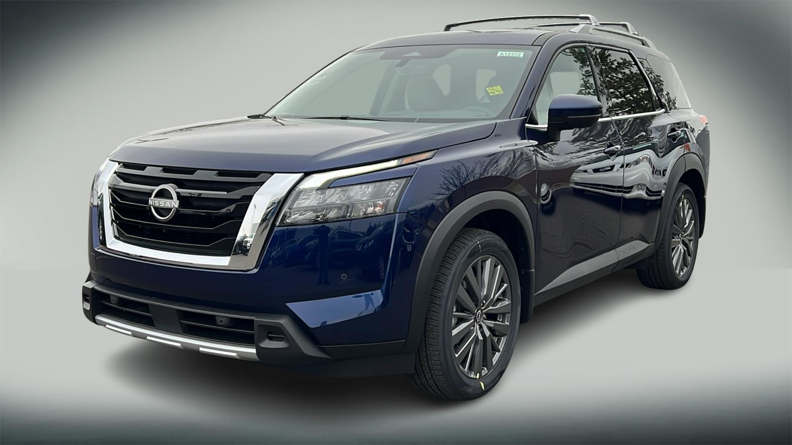 2025 Nissan Pathfinder SL 1