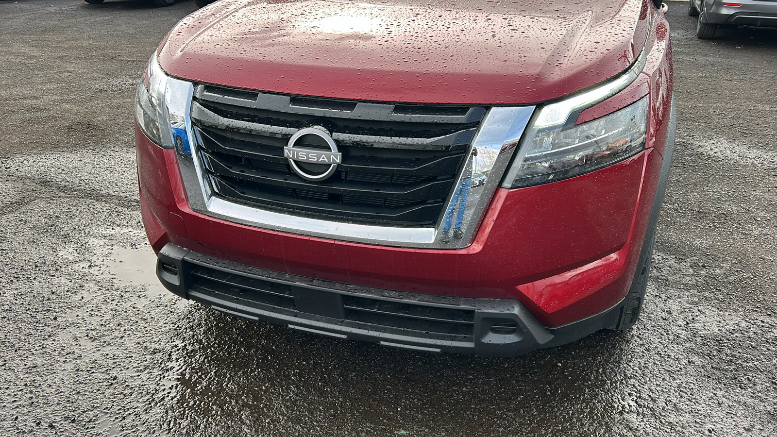 2025 Nissan Pathfinder SV 10