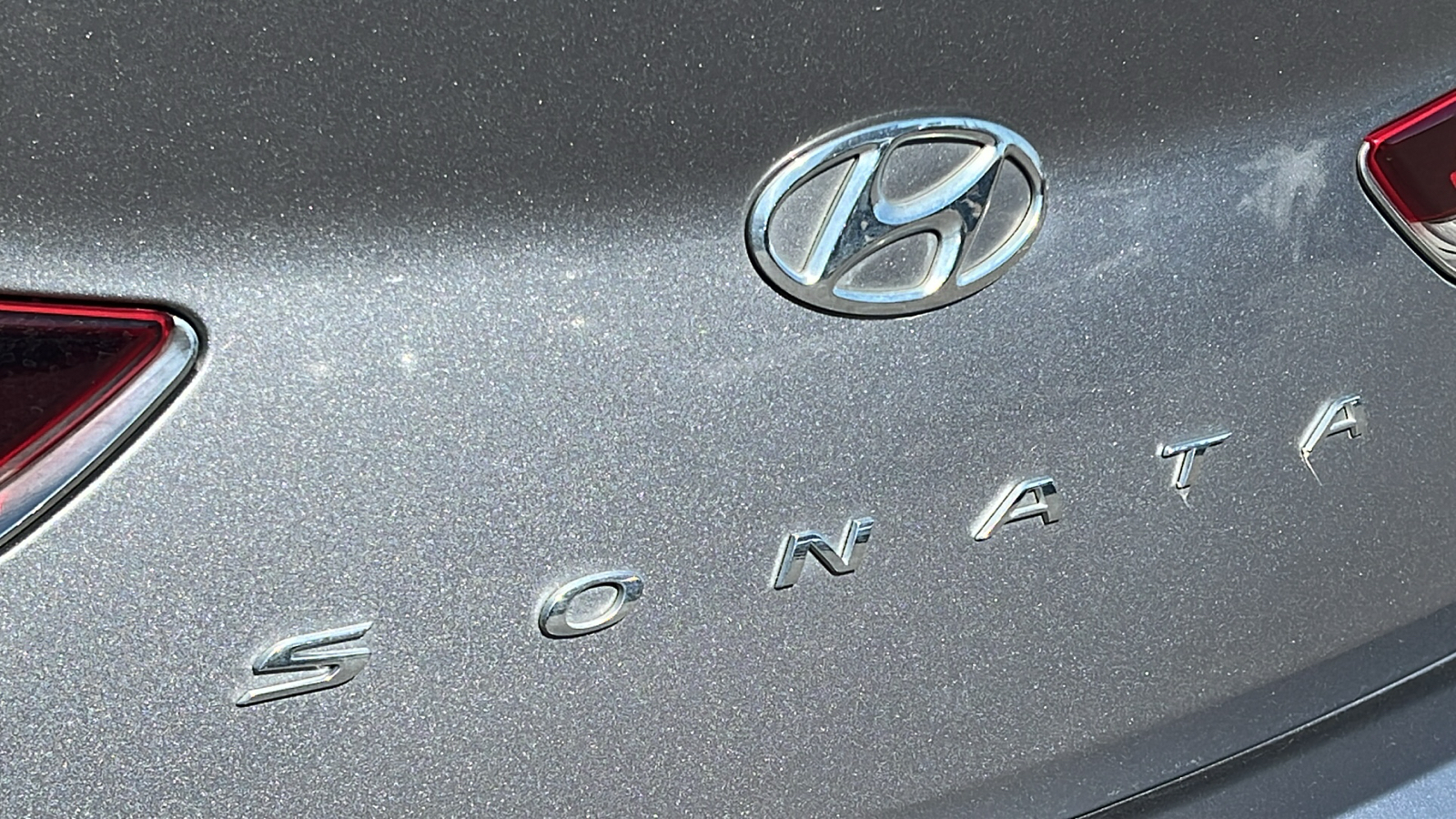 2018 Hyundai Sonata ECO 28