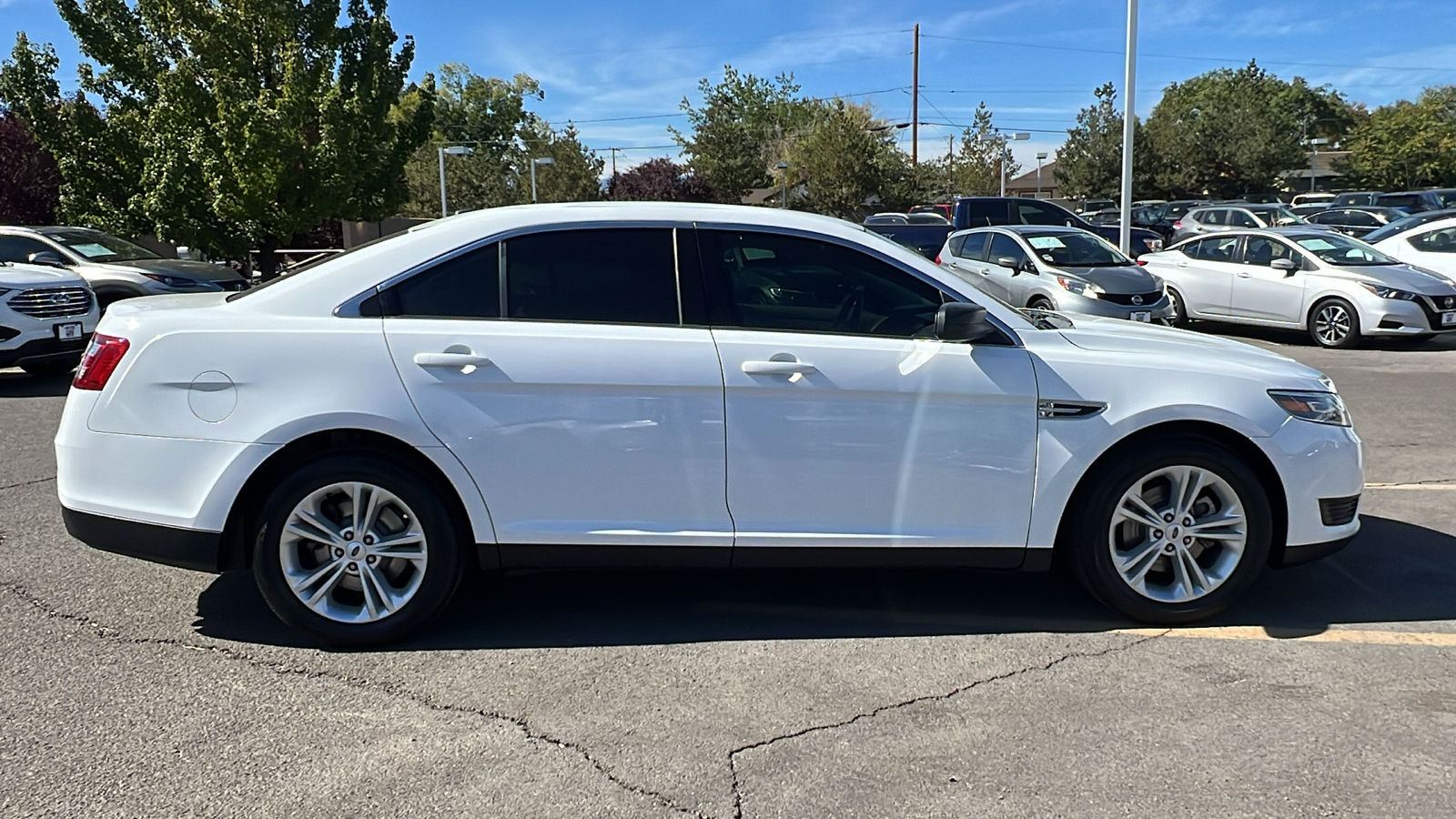 2017 Ford Taurus SE 4