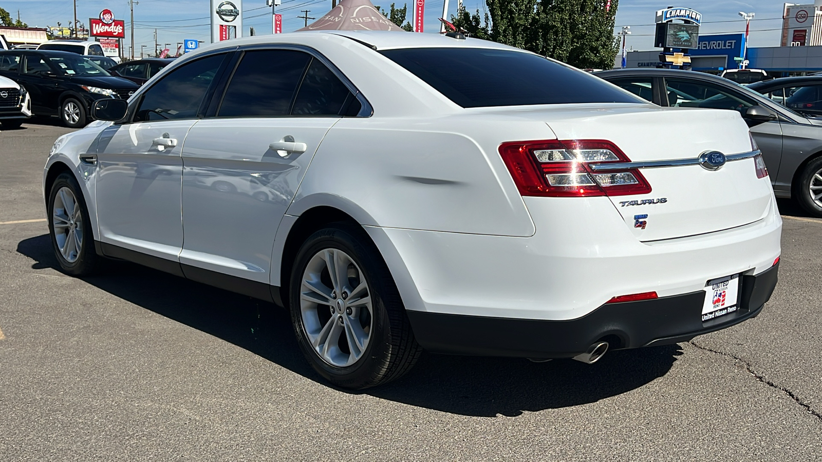 2017 Ford Taurus SE 7