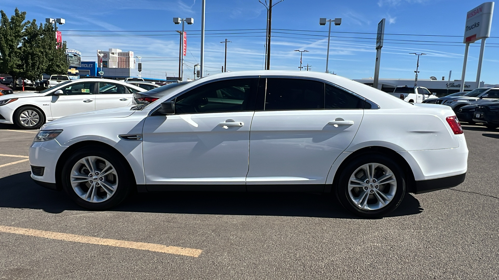 2017 Ford Taurus SE 8