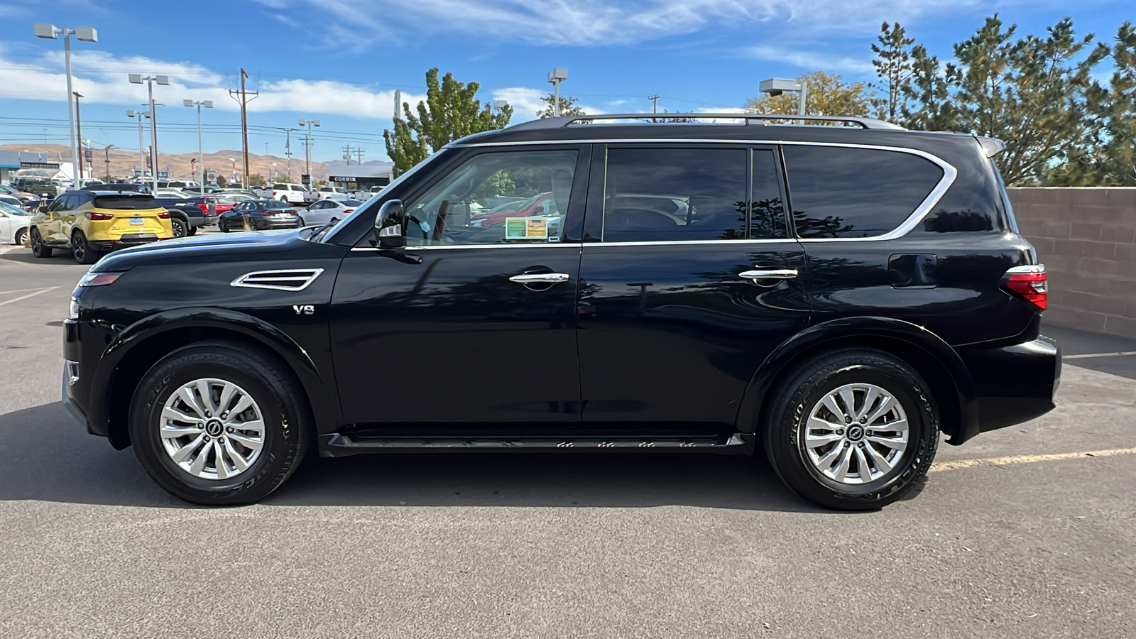 2022 Nissan Armada SV 2