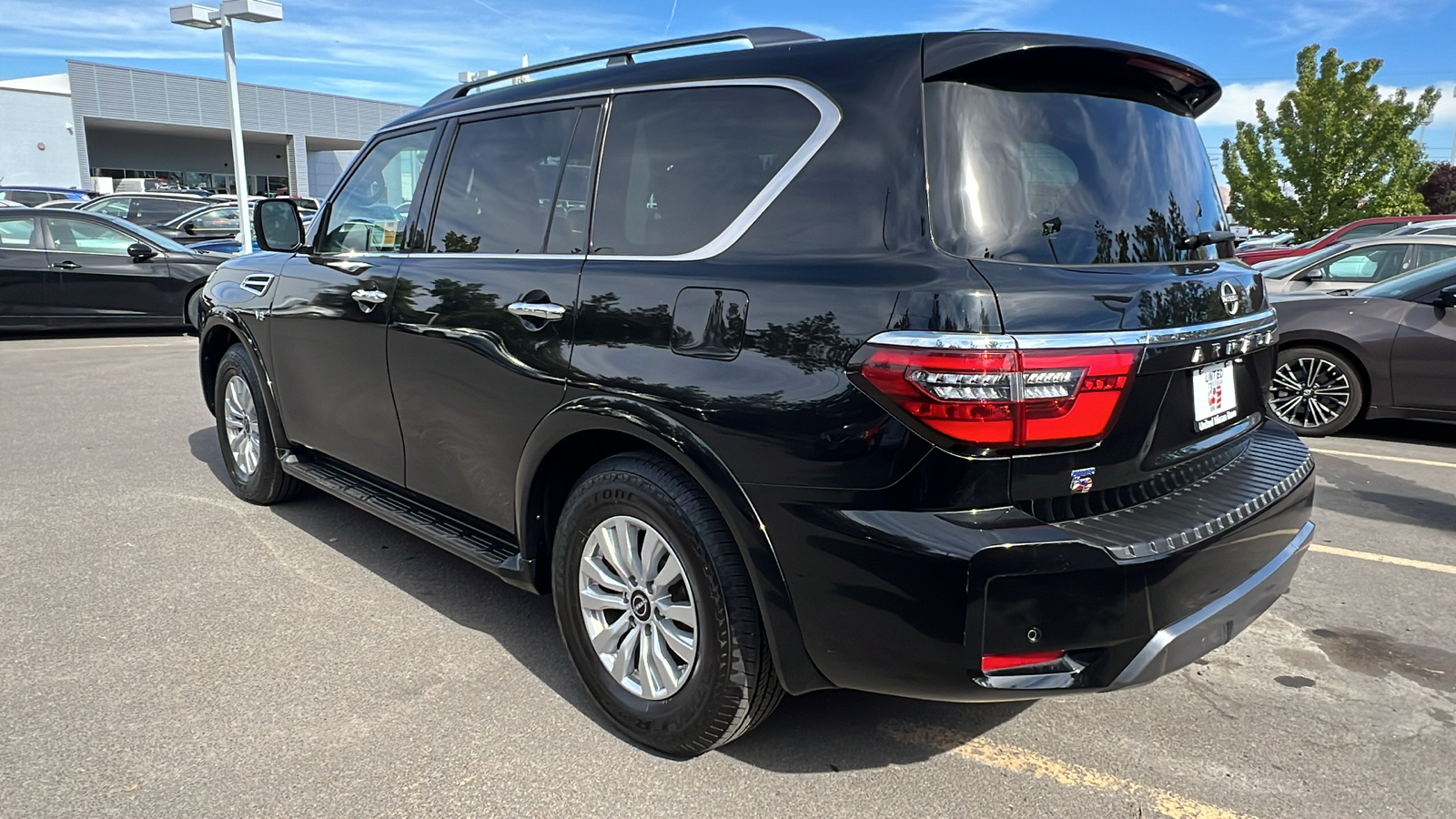 2022 Nissan Armada SV 3