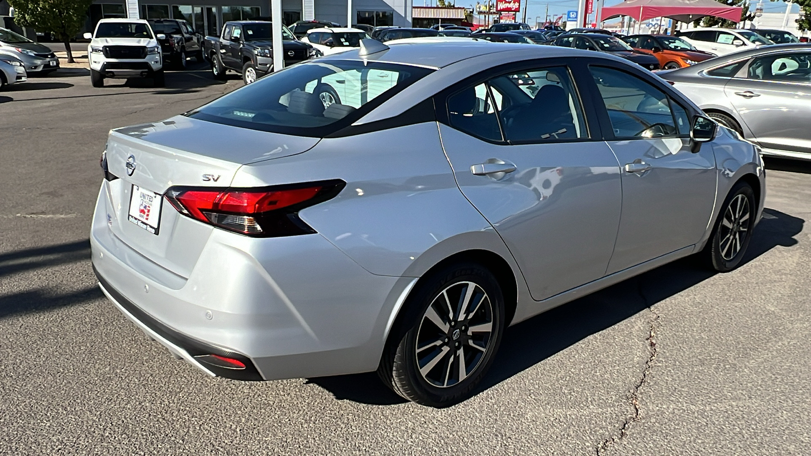 2021 Nissan Versa 1.6 SV 5