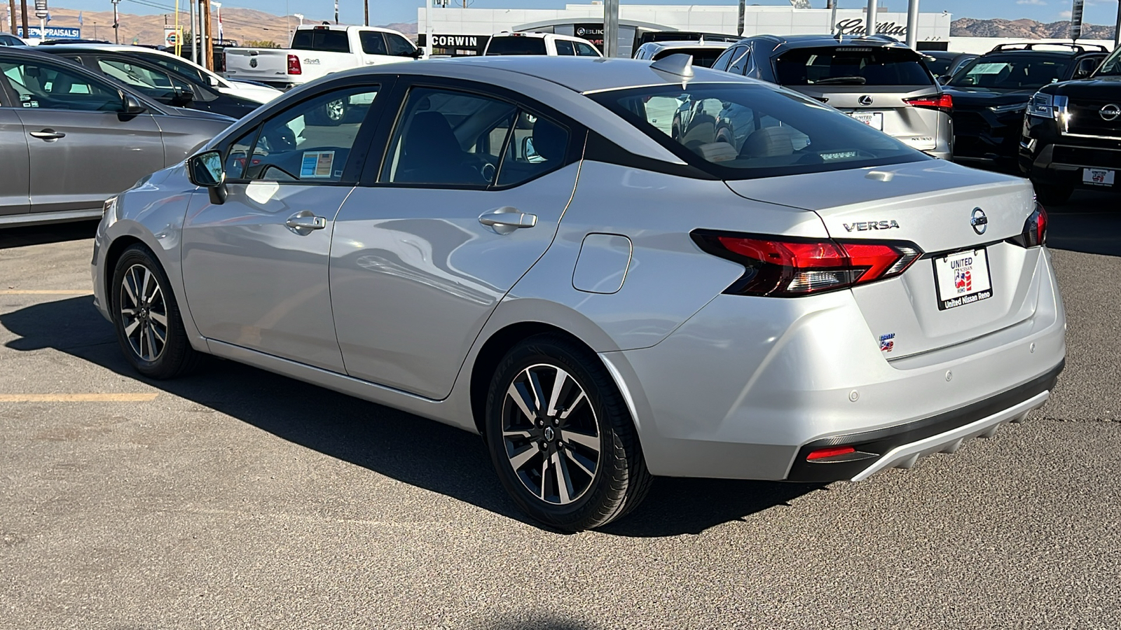 2021 Nissan Versa 1.6 SV 7