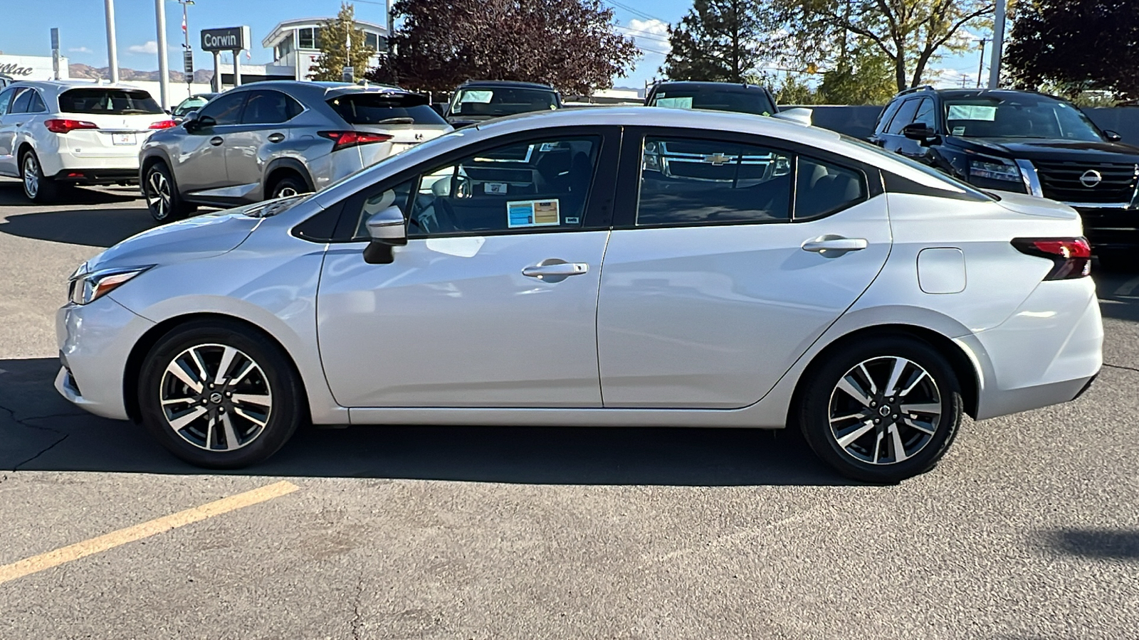 2021 Nissan Versa 1.6 SV 8