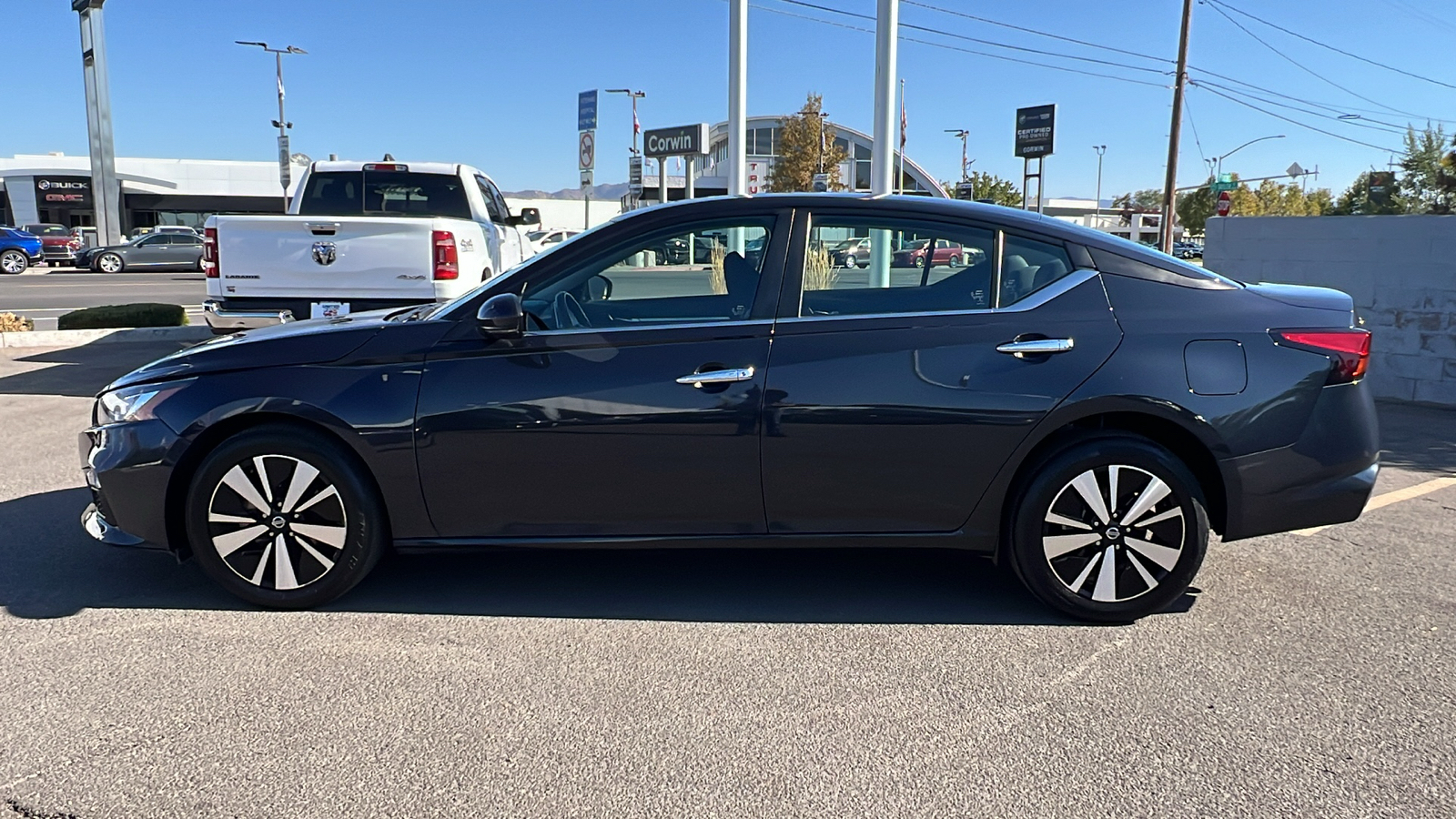 2022 Nissan Altima 2.5 SV 2