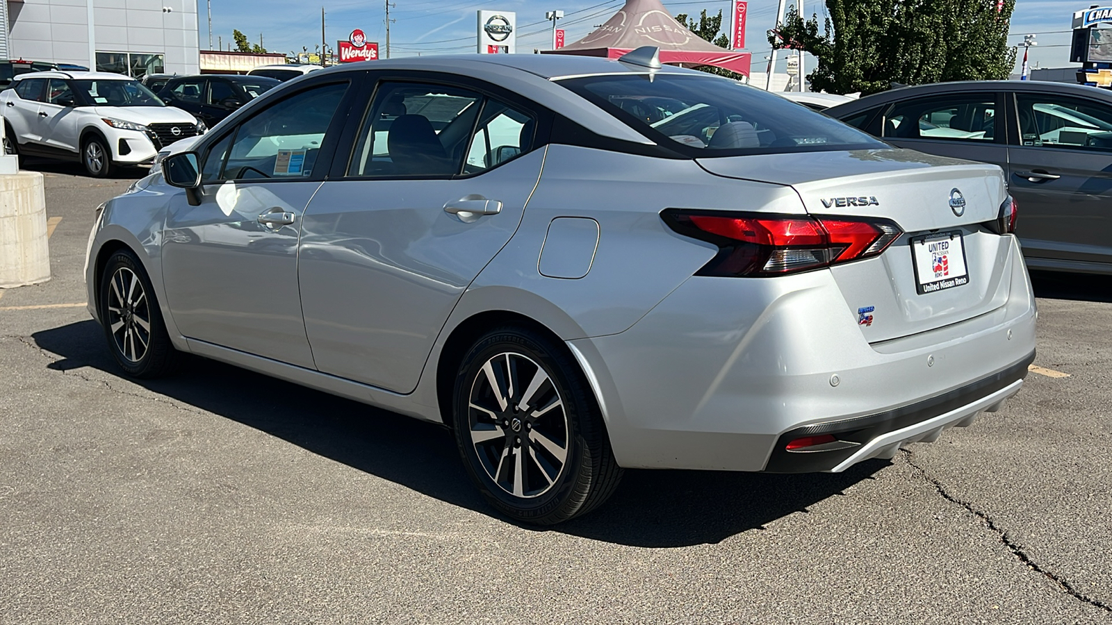 2021 Nissan Versa 1.6 SV 3