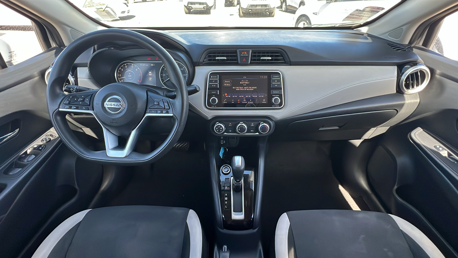 2021 Nissan Versa 1.6 SV 11