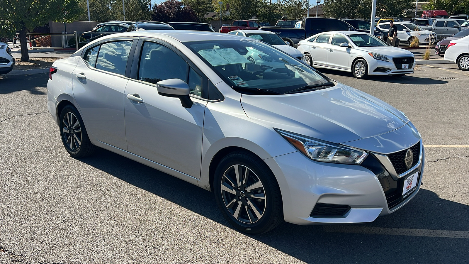 2021 Nissan Versa 1.6 SV 3