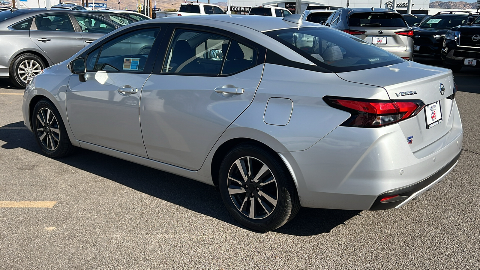 2021 Nissan Versa 1.6 SV 7