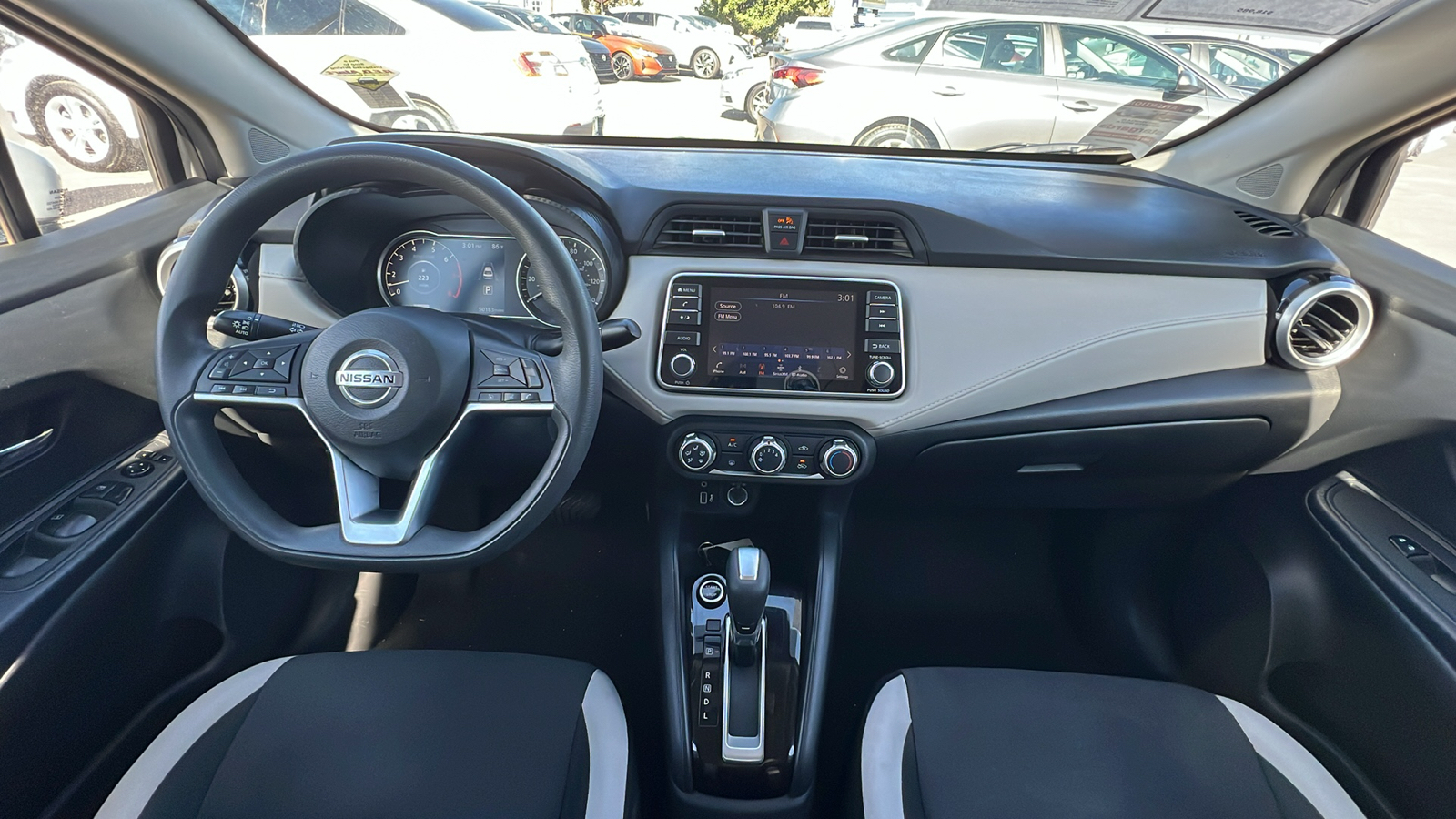 2021 Nissan Versa 1.6 SV 11