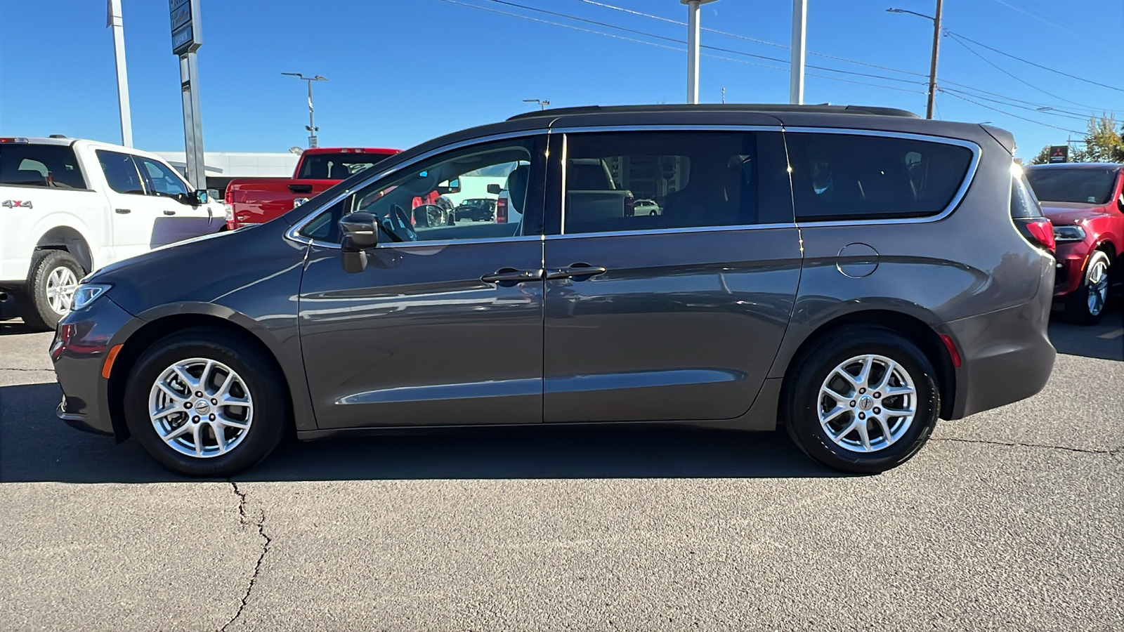 2022 Chrysler Pacifica Touring L 2