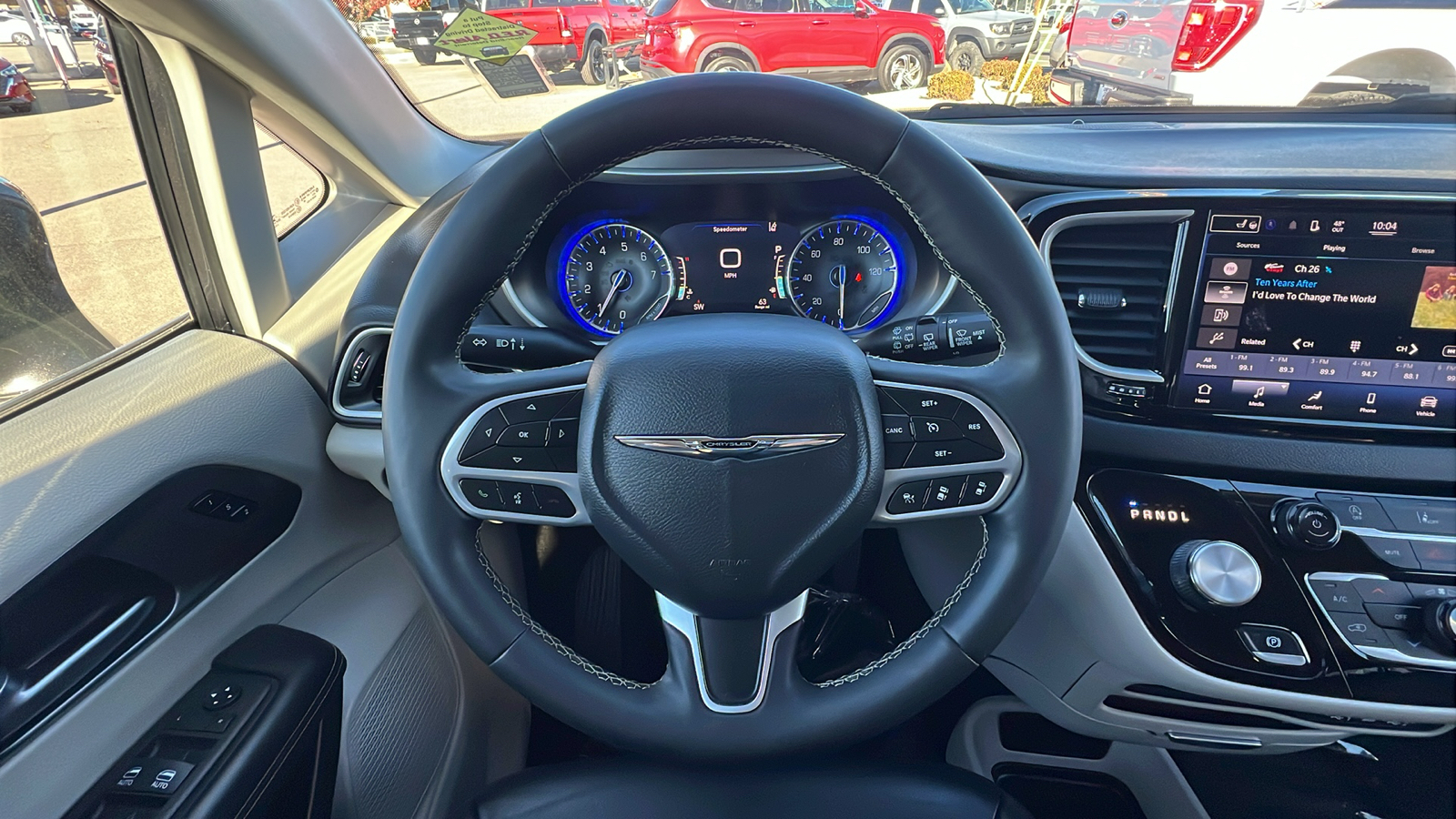 2022 Chrysler Pacifica Touring L 4