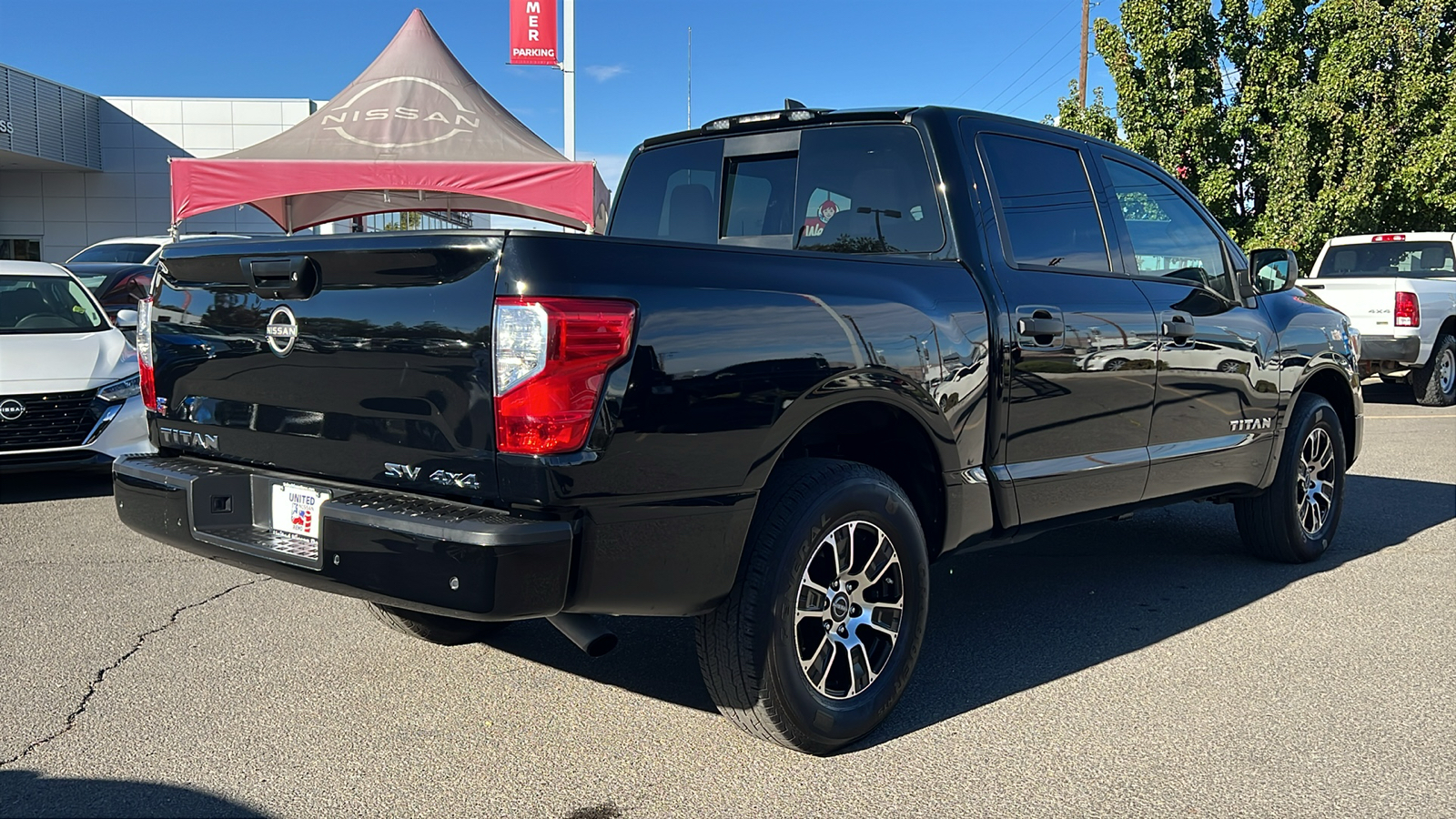 2023 Nissan Titan SV 6