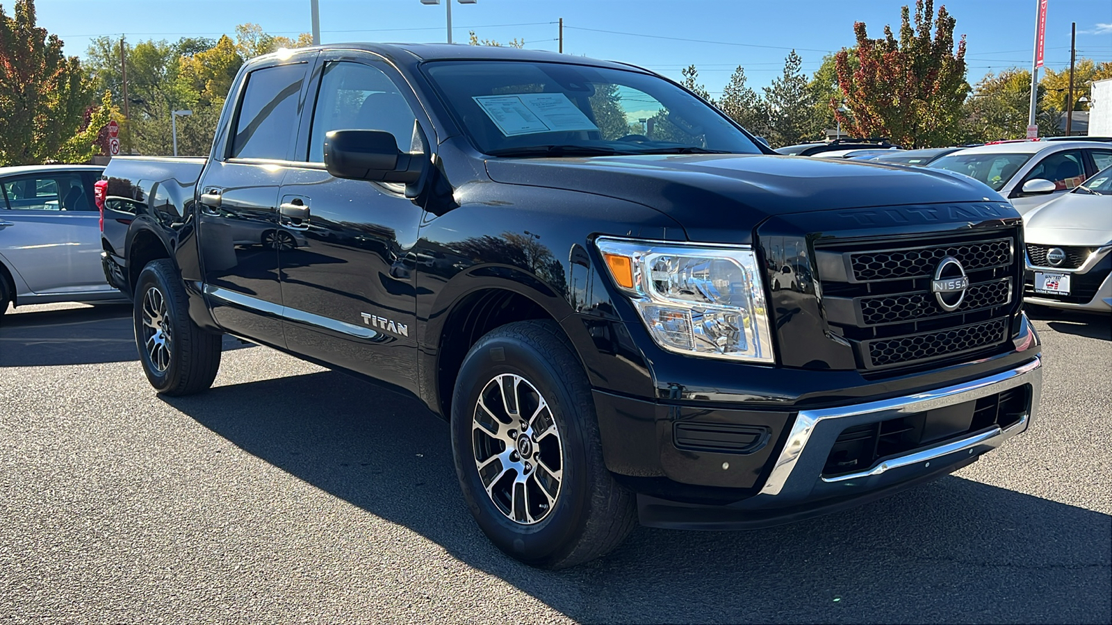 2023 Nissan Titan SV 8