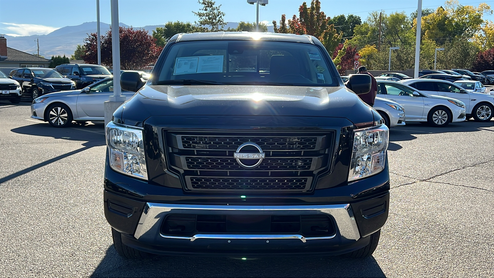 2023 Nissan Titan SV 9