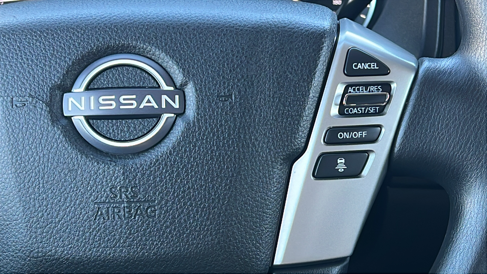 2023 Nissan Titan SV 20