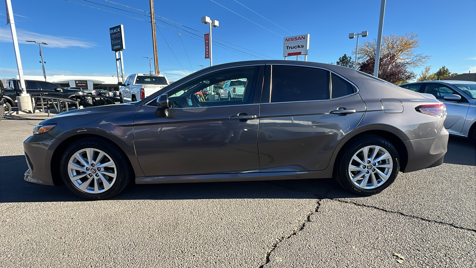 2023 Toyota Camry LE 2