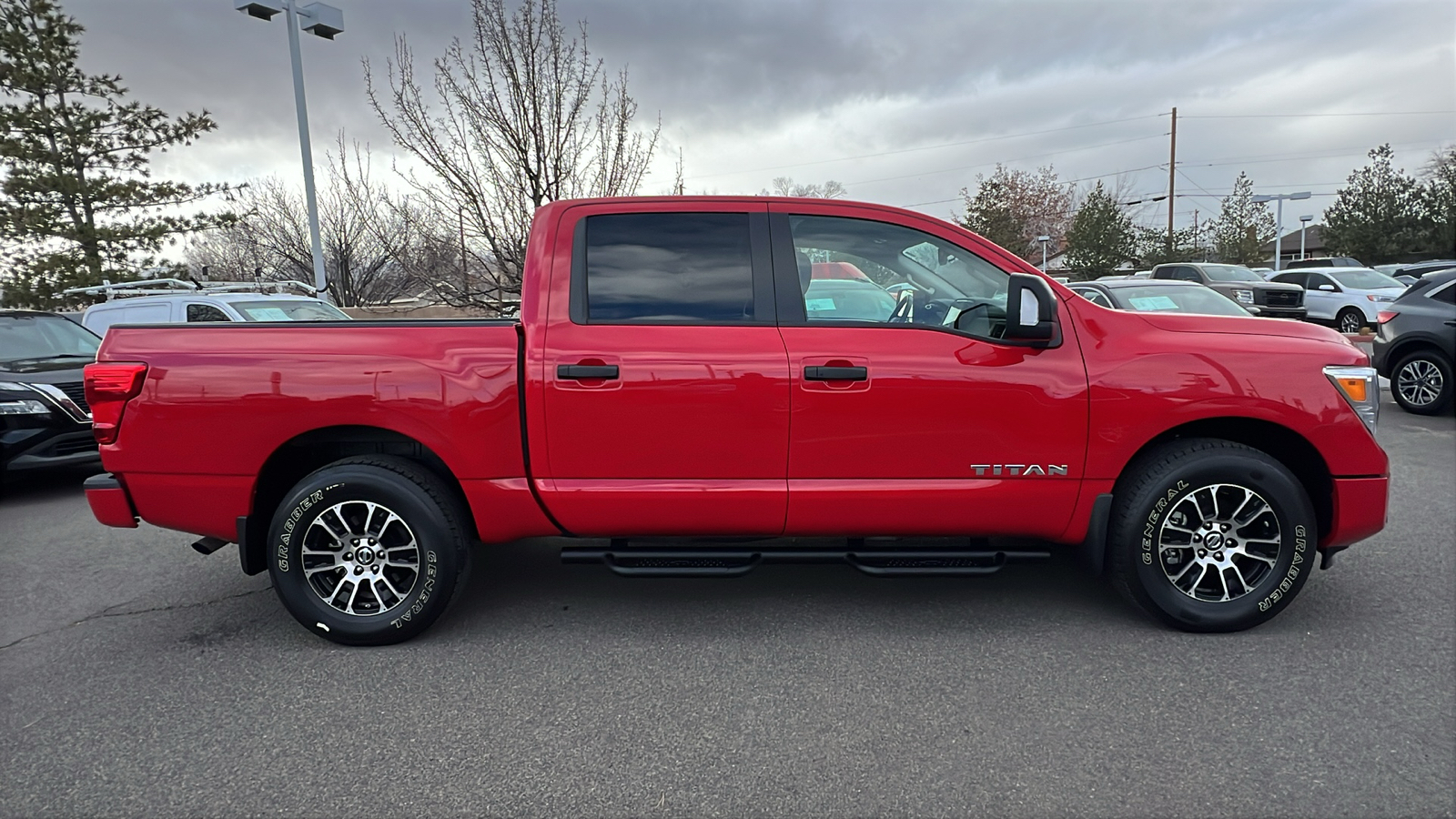 2022 Nissan Titan SV 6