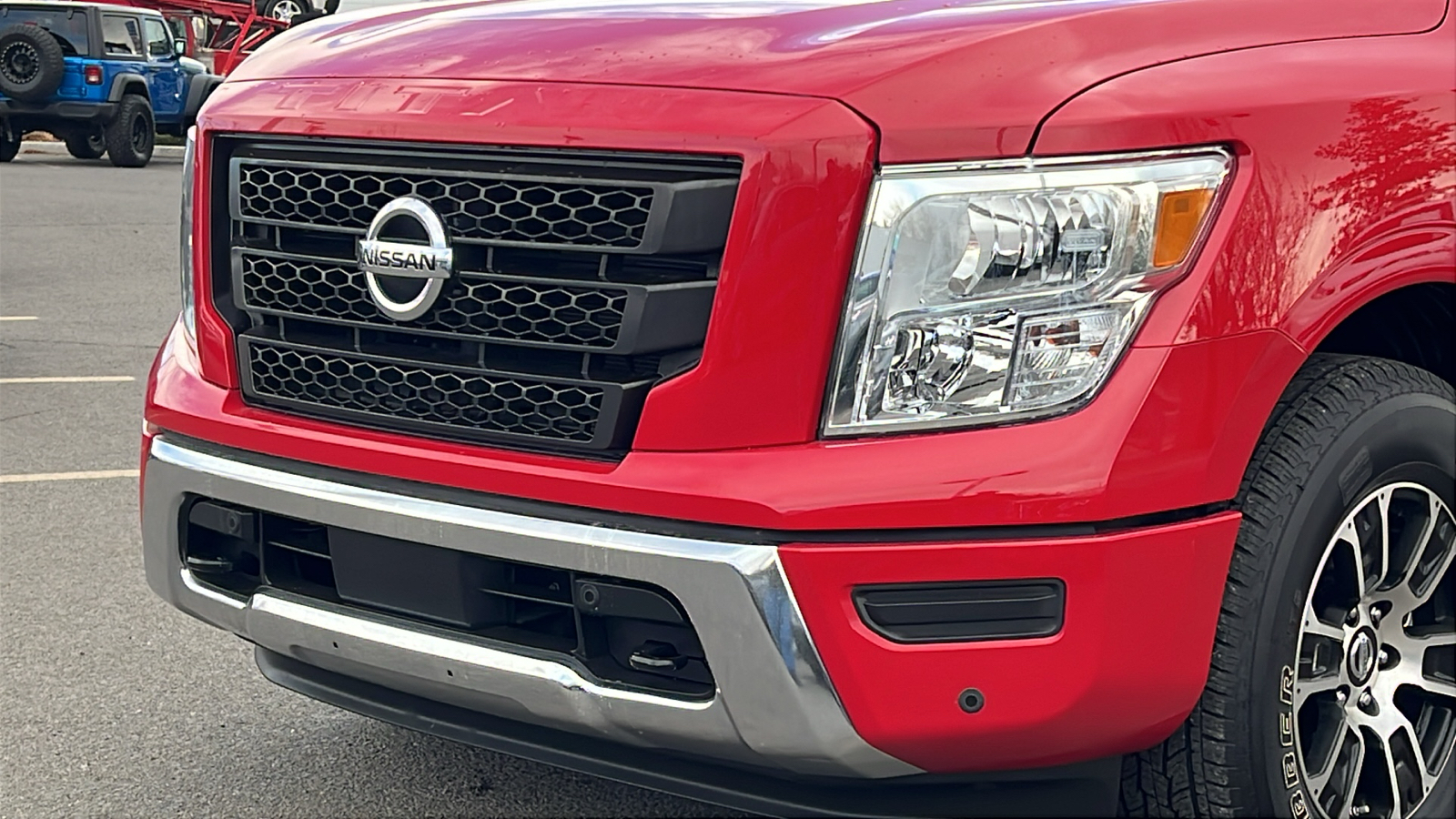 2022 Nissan Titan SV 9