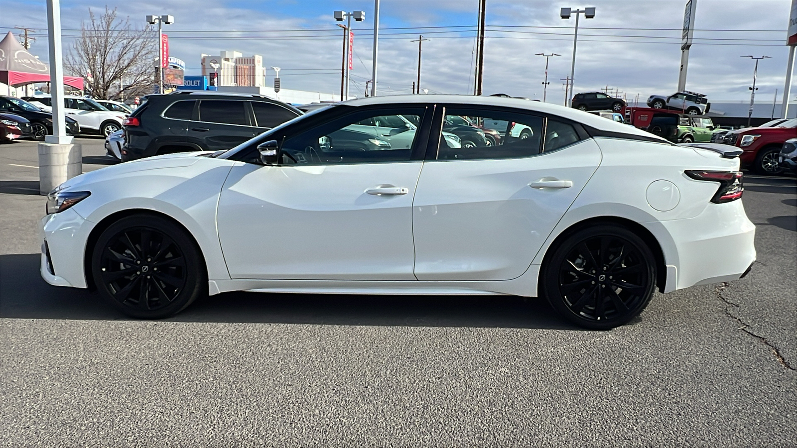 2023 Nissan Maxima SR 2