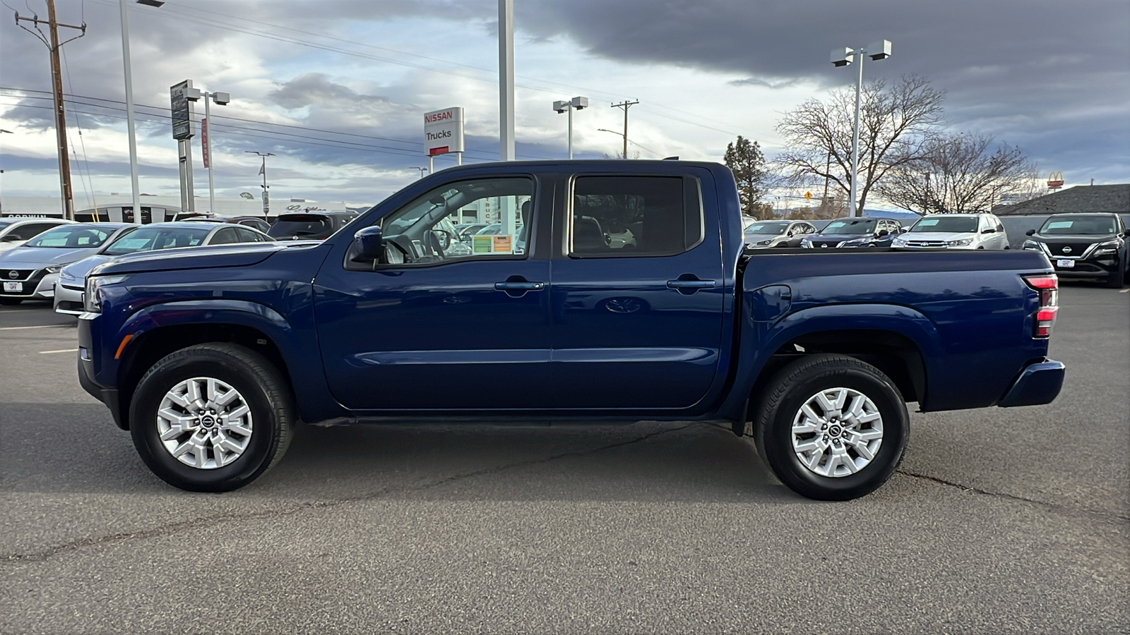 2023 Nissan Frontier SV 2