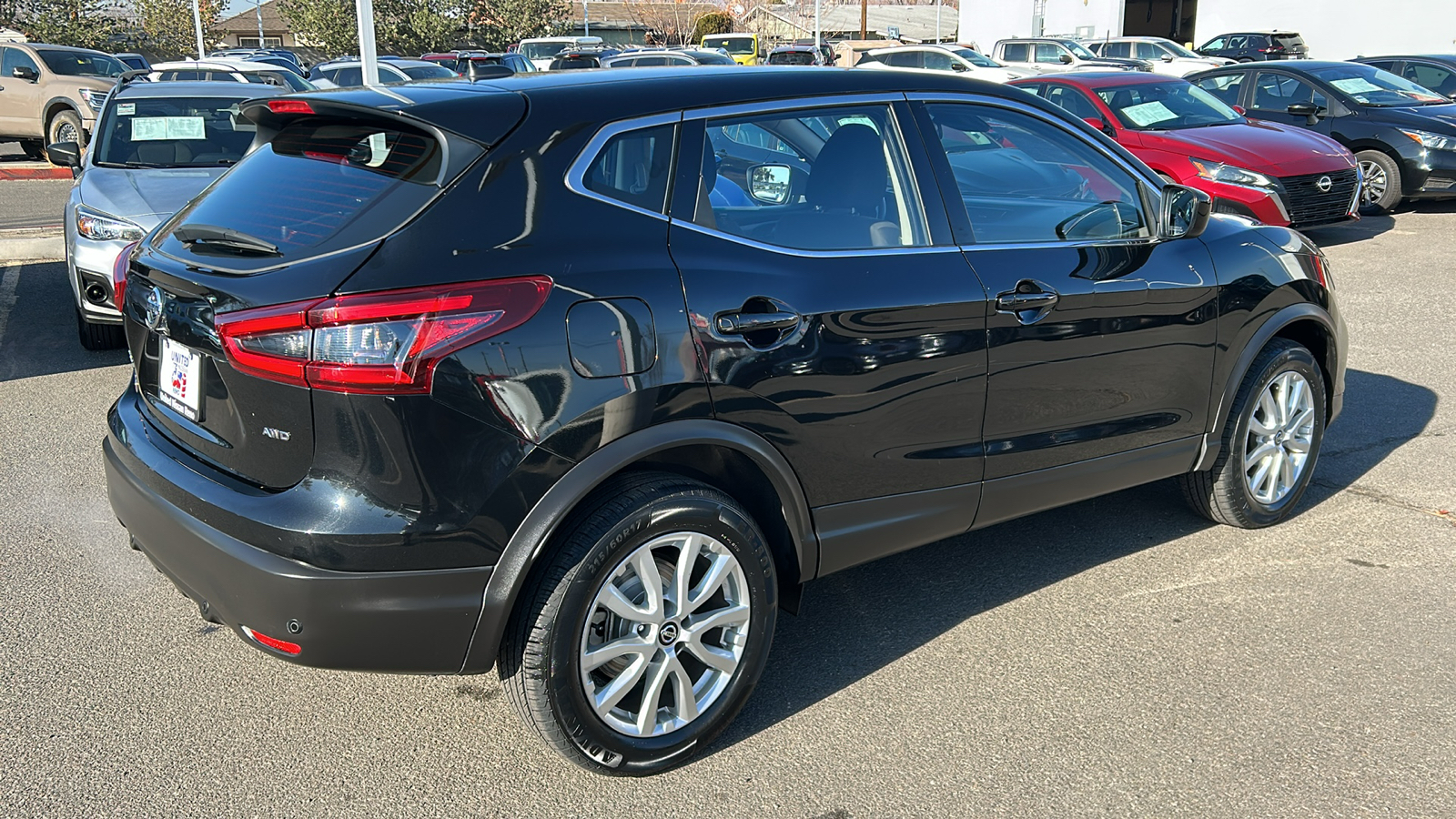 2022 Nissan Rogue Sport S 6