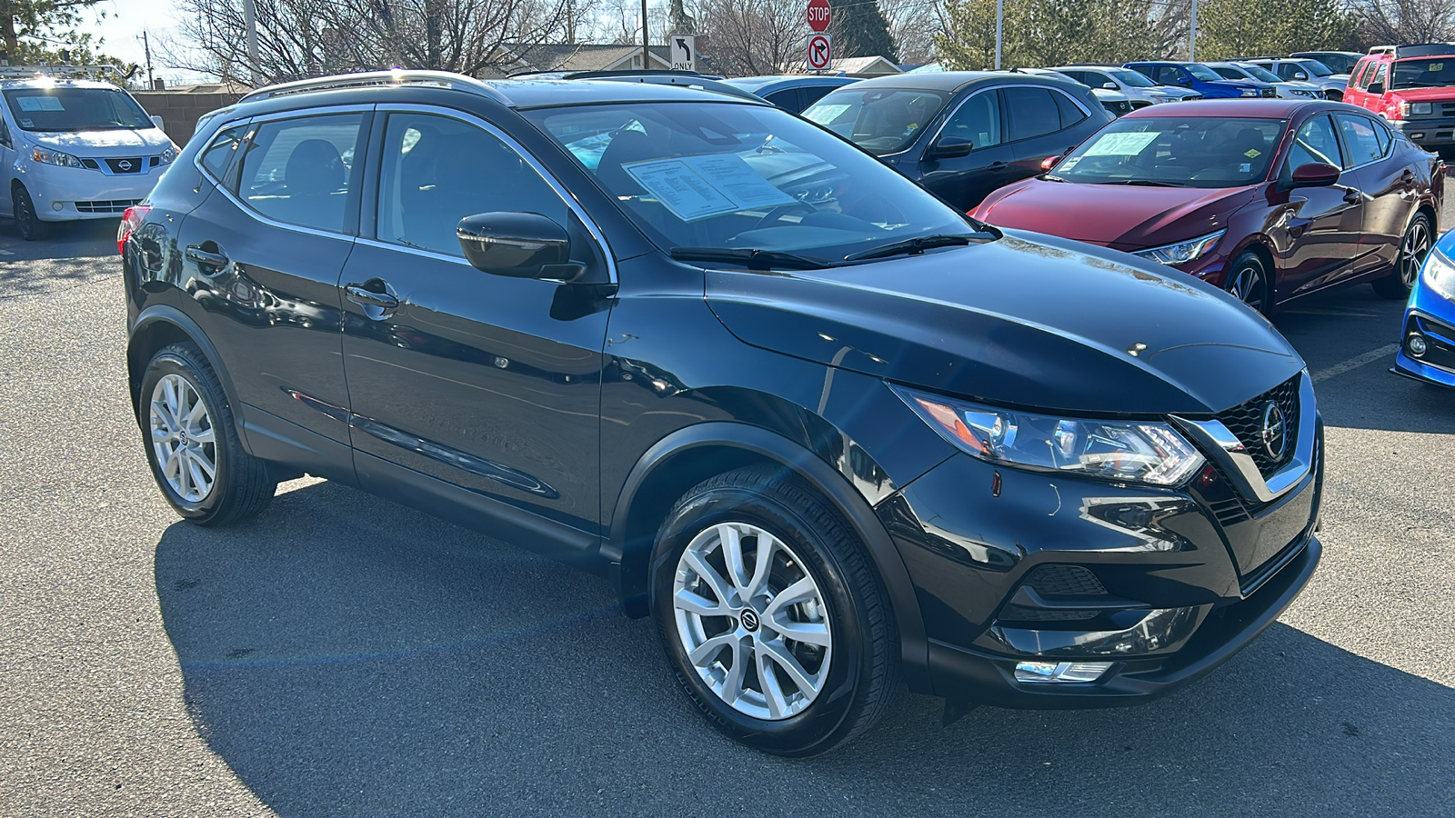 2022 Nissan Rogue Sport SV 8