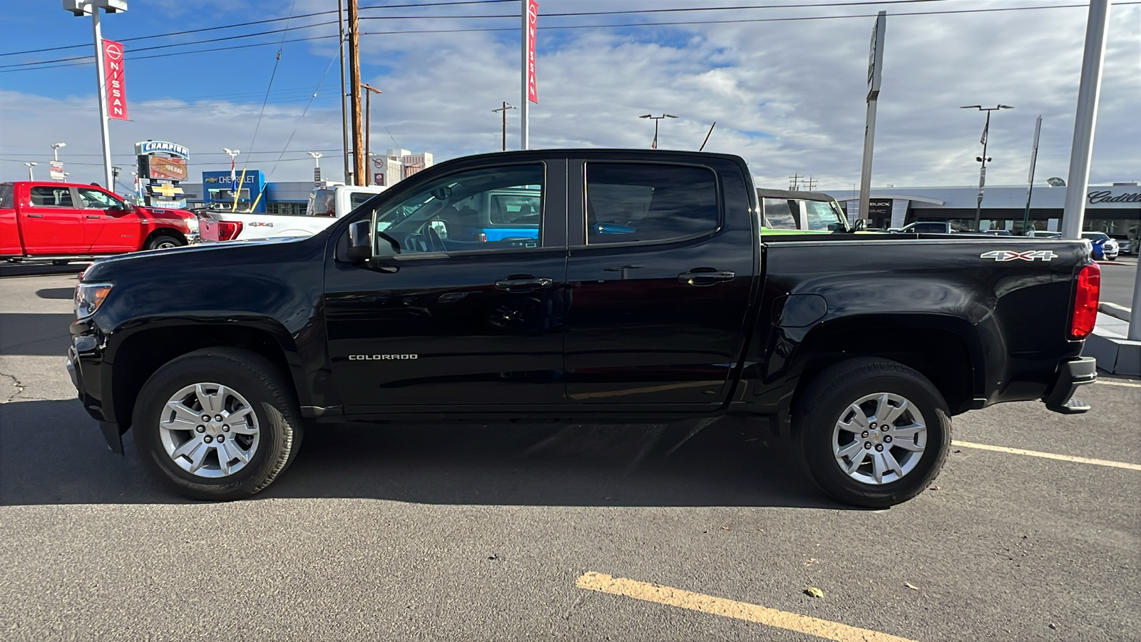 2022 Chevrolet Colorado LT 2