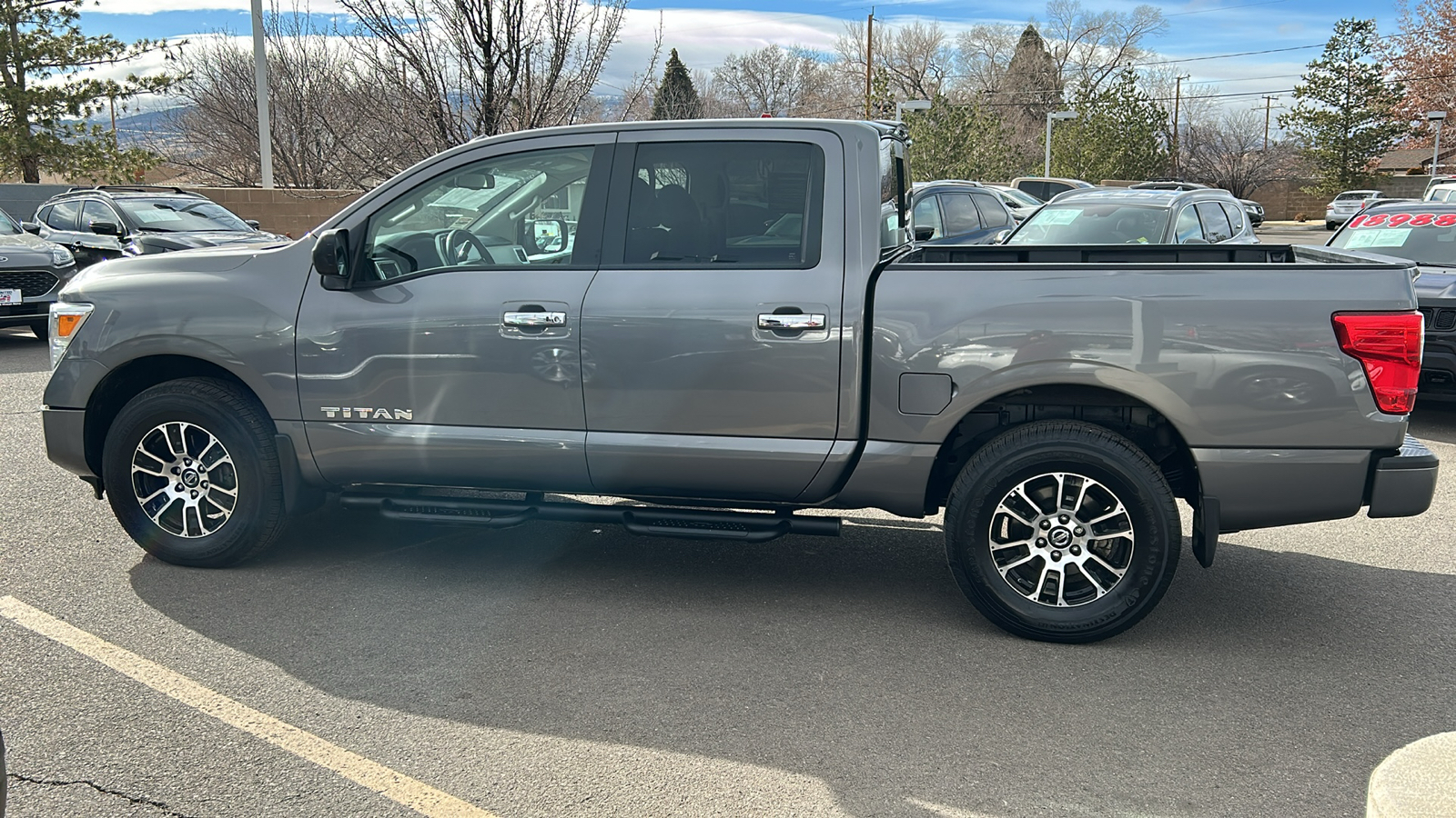 2021 Nissan Titan SV 2