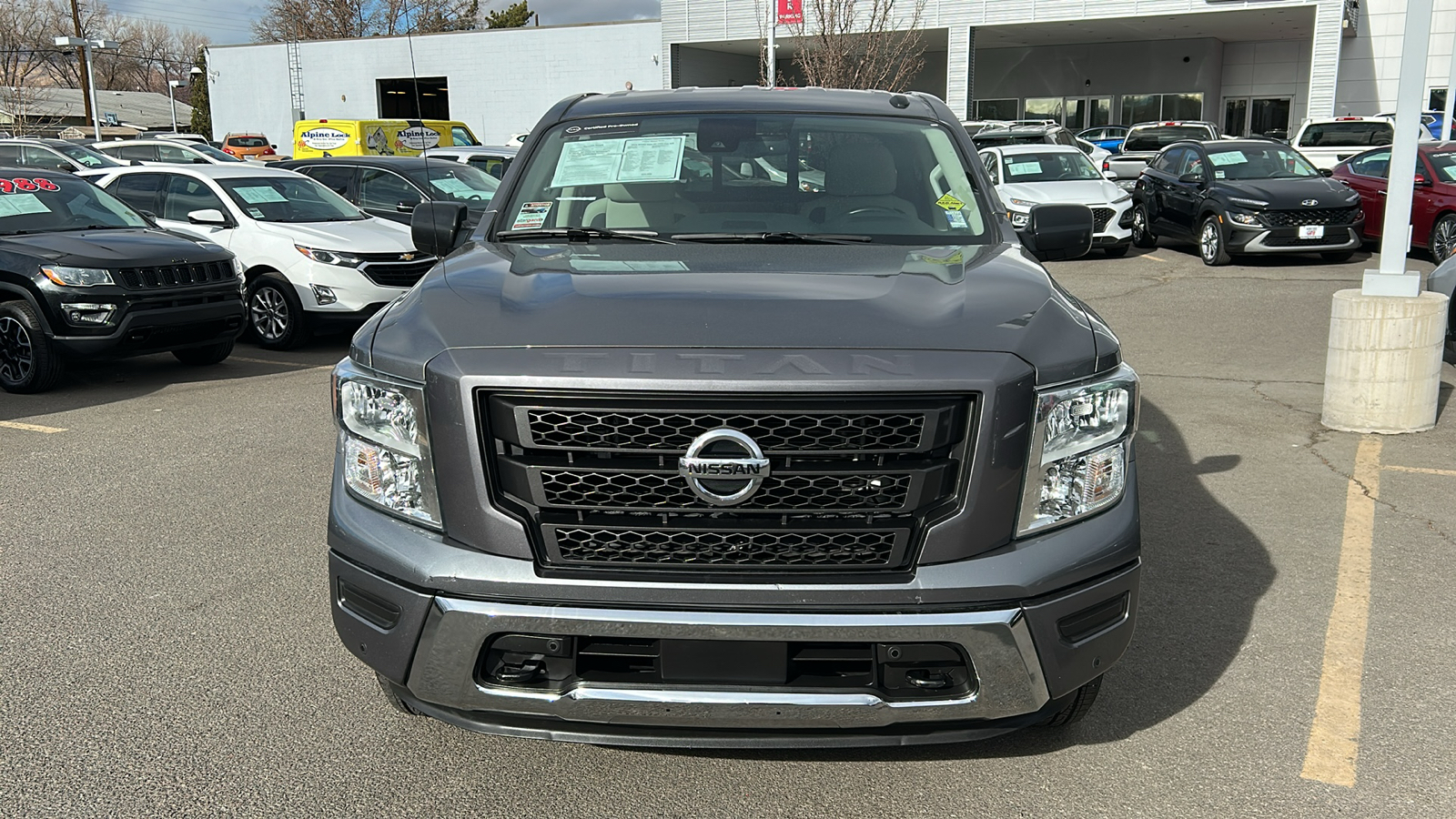 2021 Nissan Titan SV 9