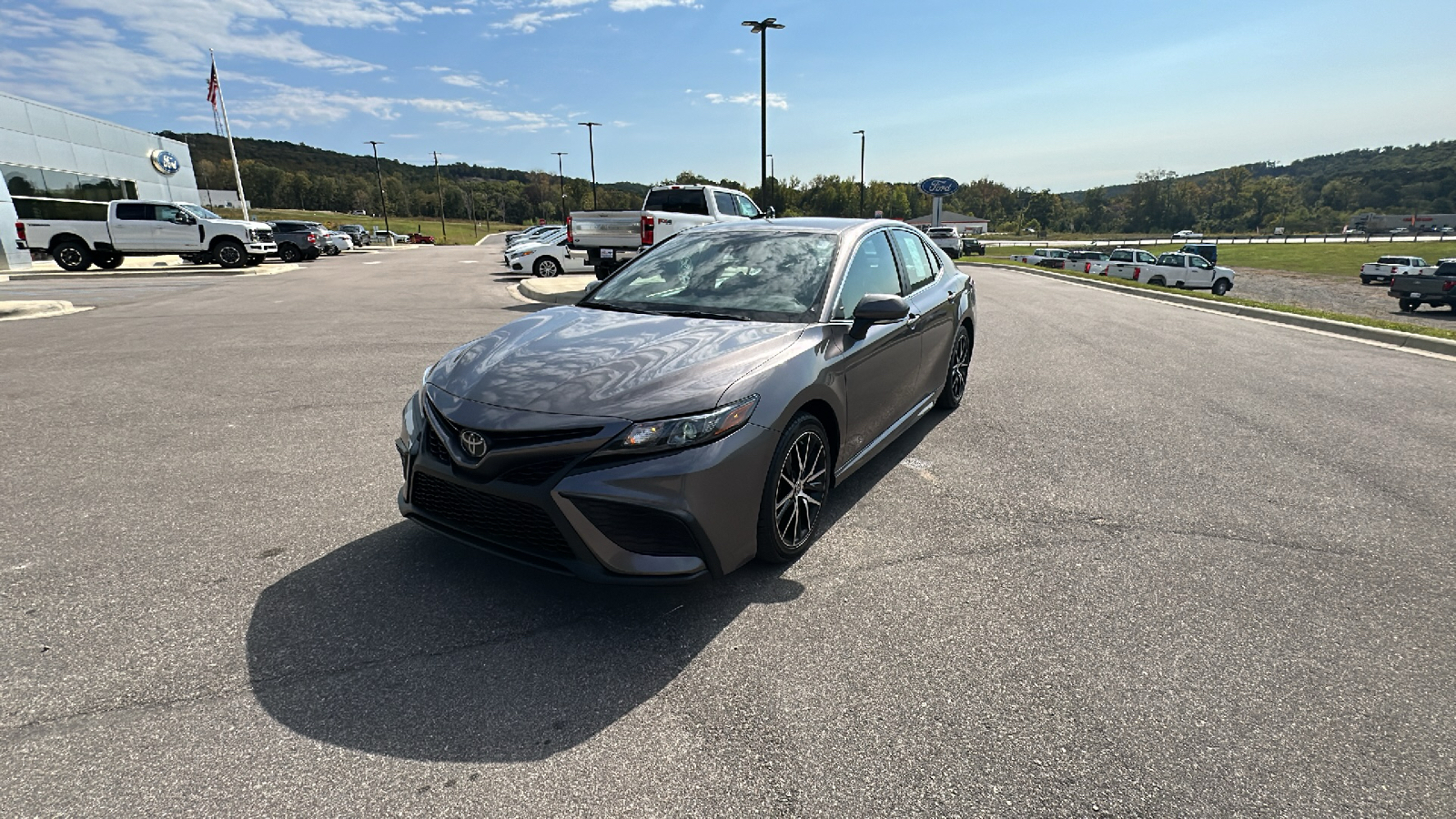 2022 Toyota Camry SE 1