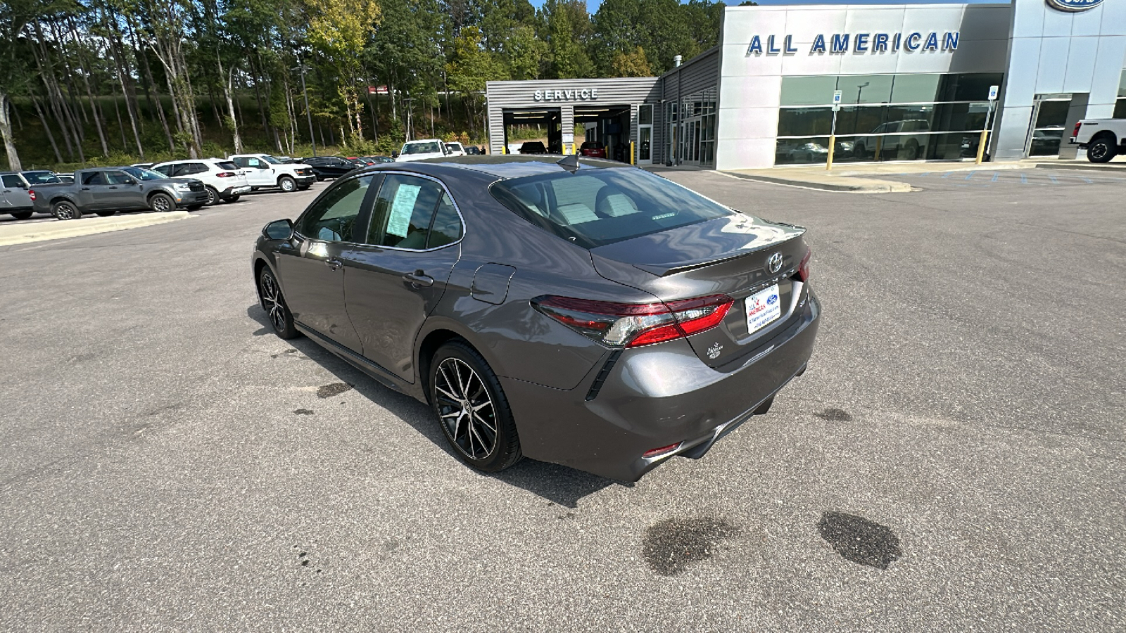 2022 Toyota Camry SE 3