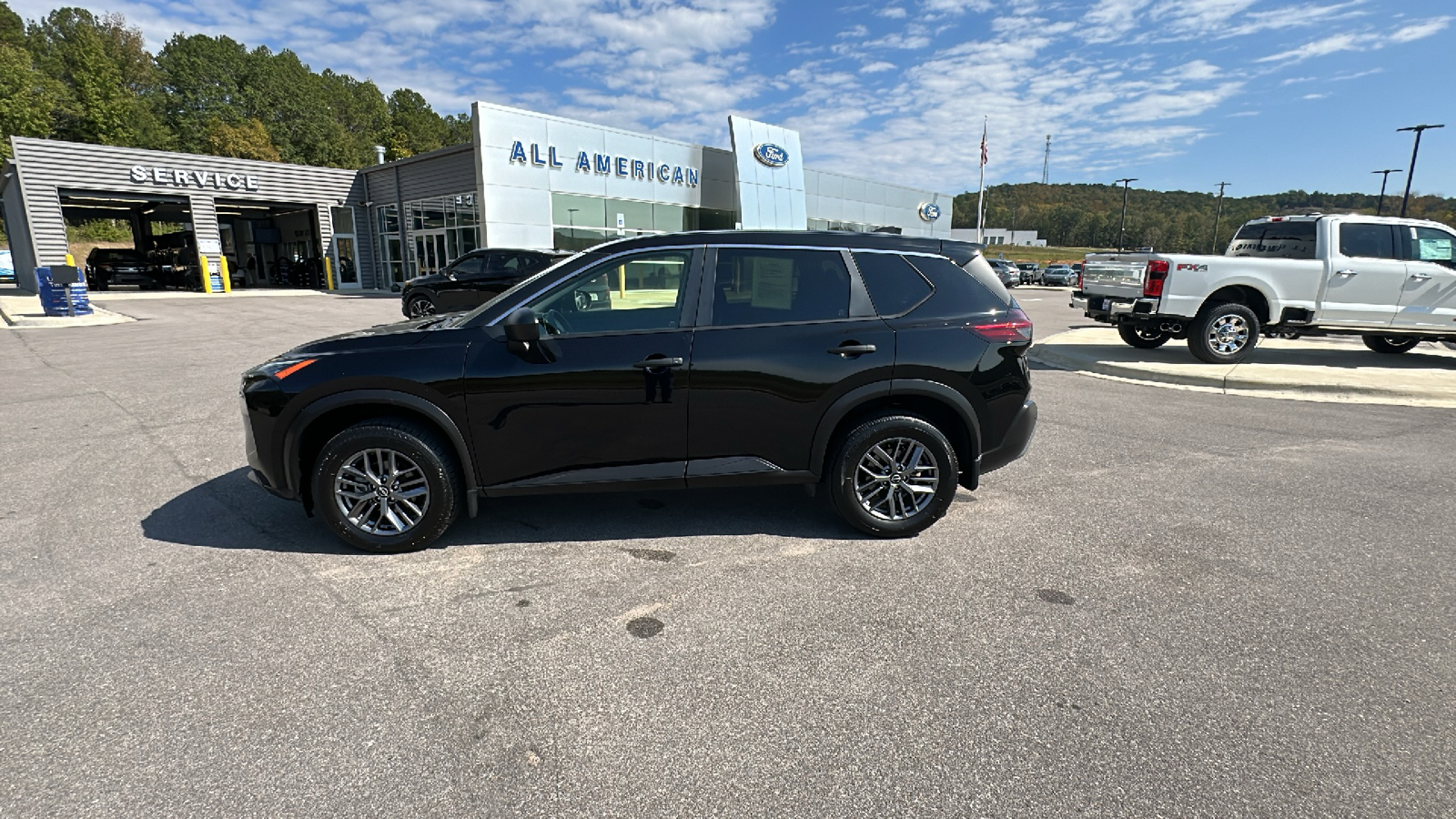 2023 Nissan Rogue S 2