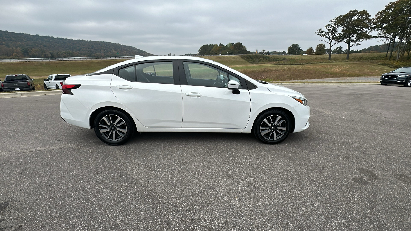 2021 Nissan Versa 1.6 SV 6