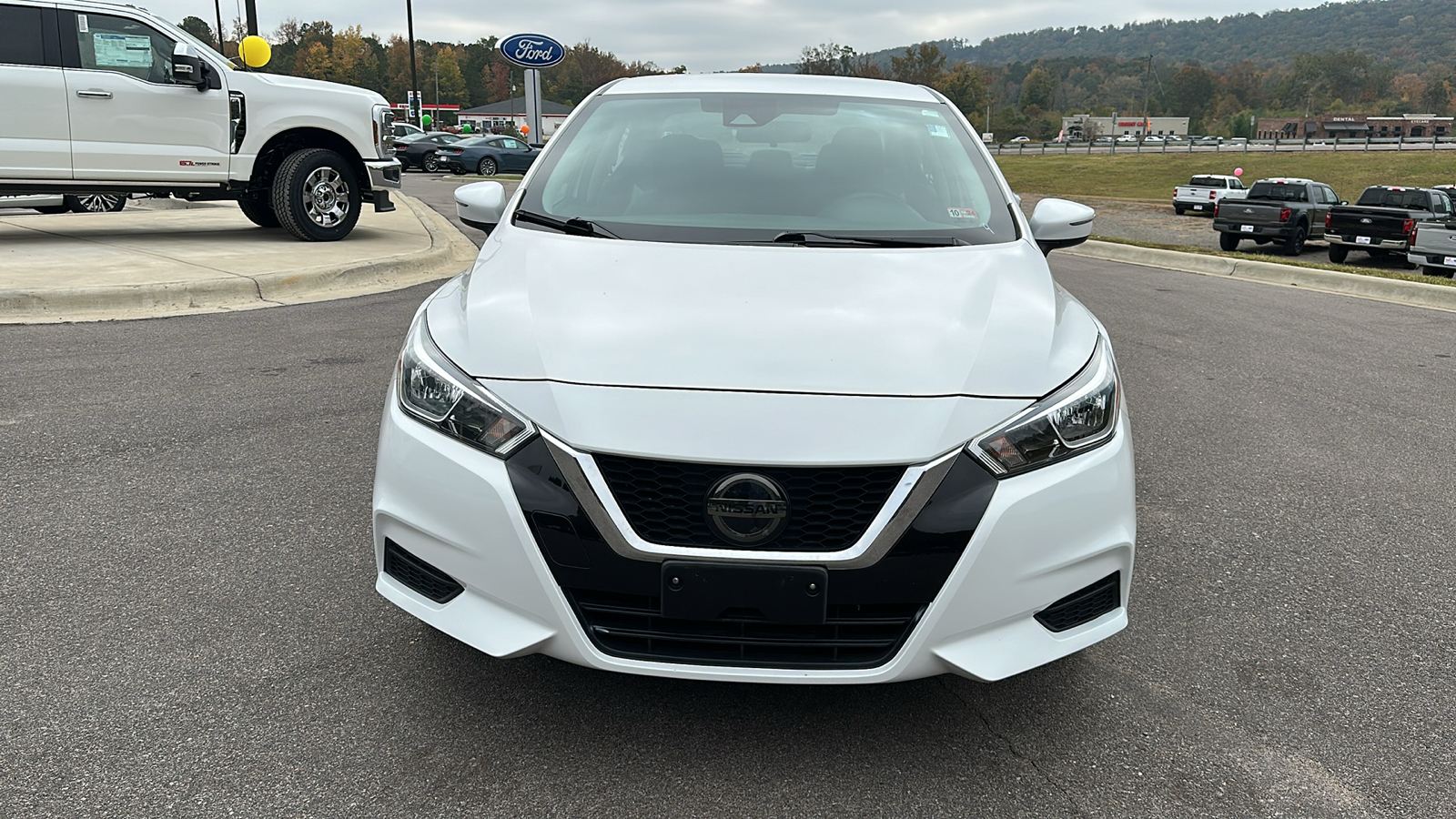 2021 Nissan Versa 1.6 SV 8