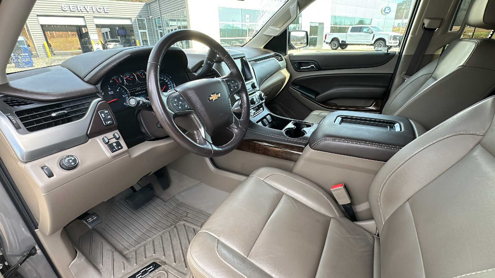 2019 Chevrolet Suburban LT 11