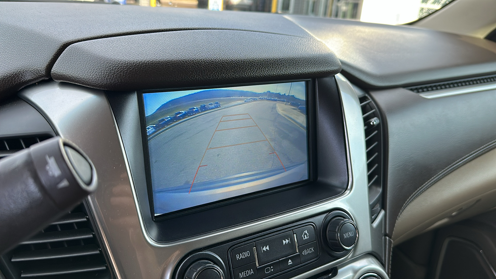 2019 Chevrolet Suburban LT 26