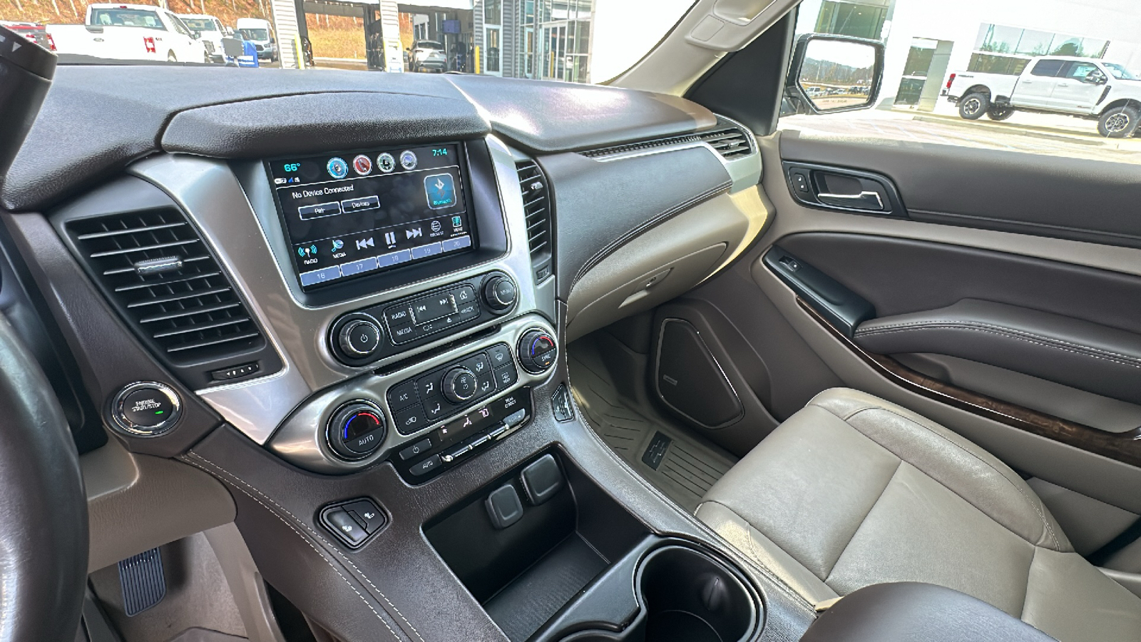 2019 Chevrolet Suburban LT 27