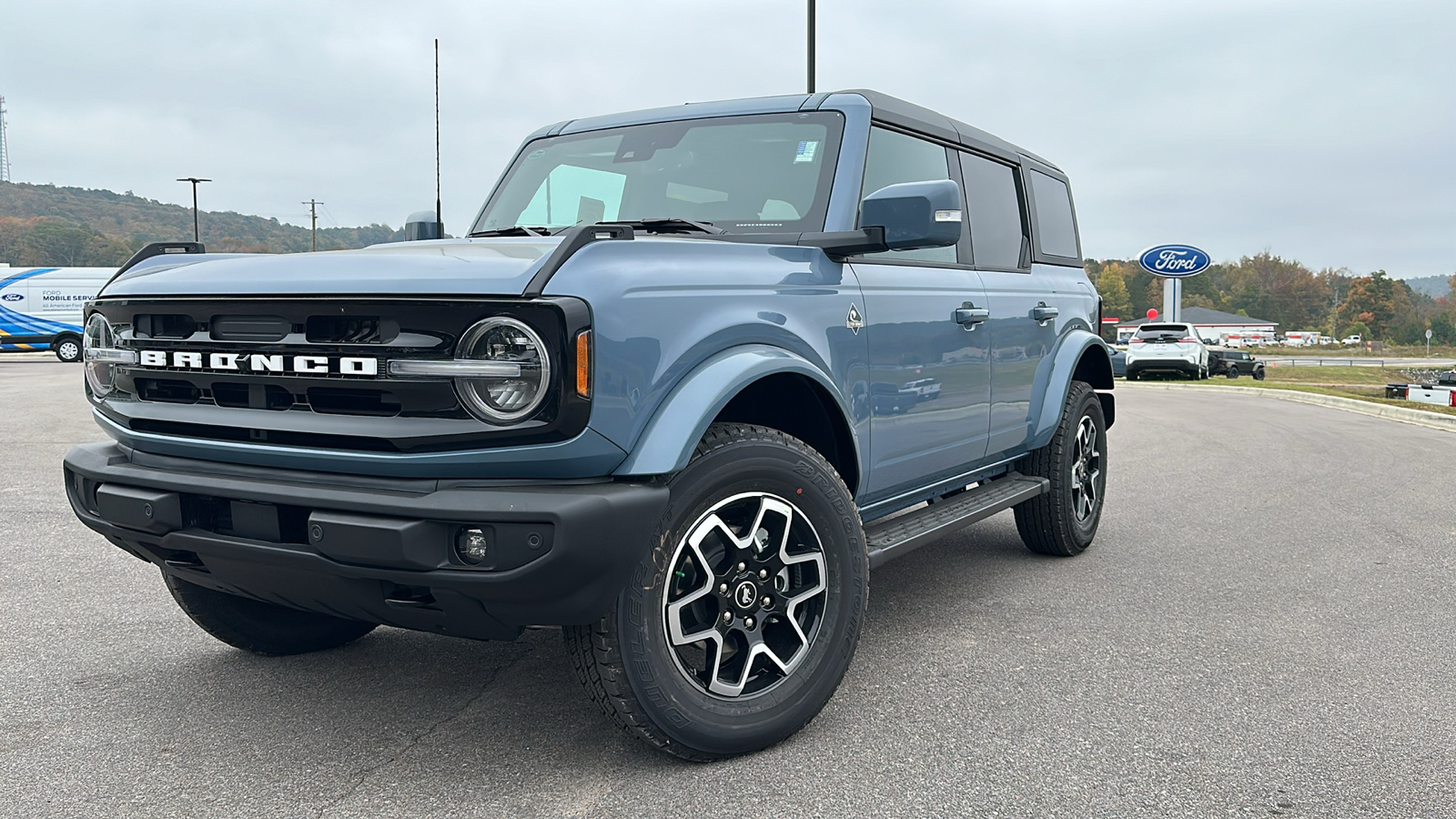 2024 Ford Bronco Outer Banks 1