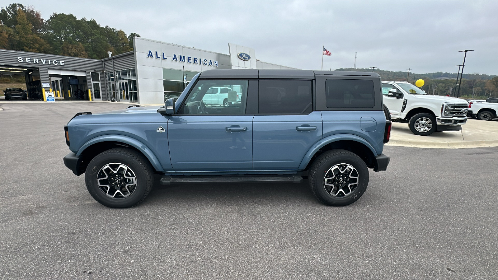 2024 Ford Bronco Outer Banks 2