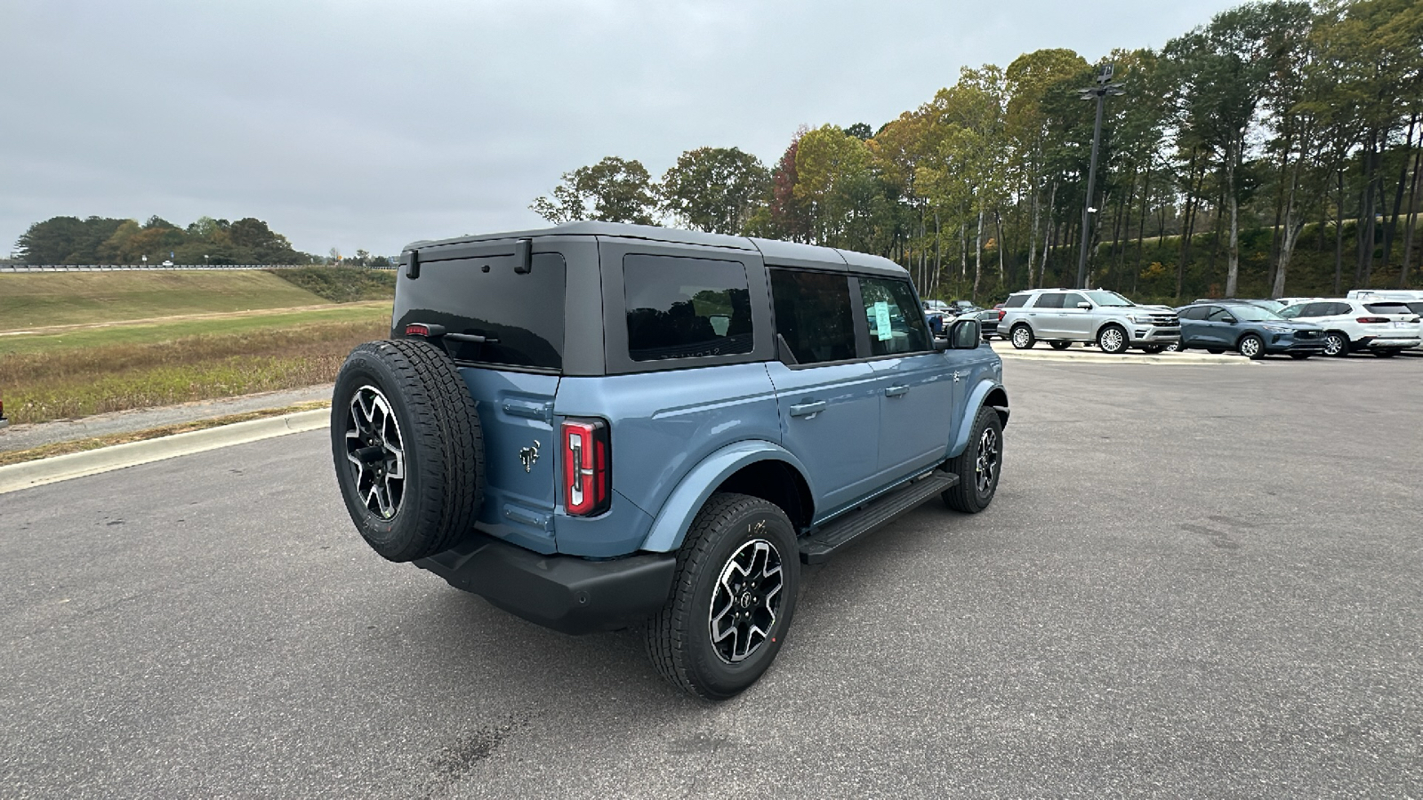 2024 Ford Bronco Outer Banks 5