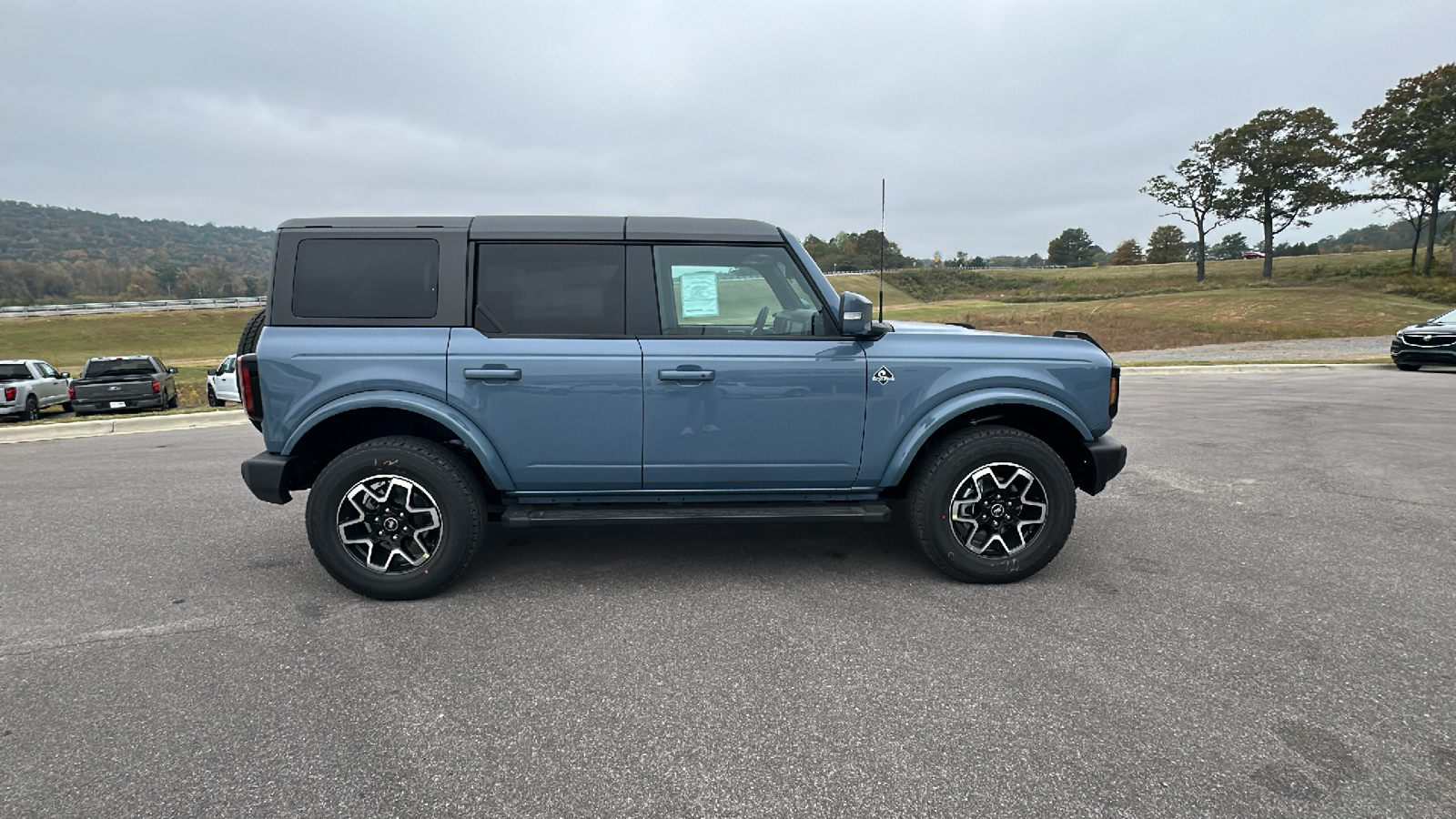 2024 Ford Bronco Outer Banks 6