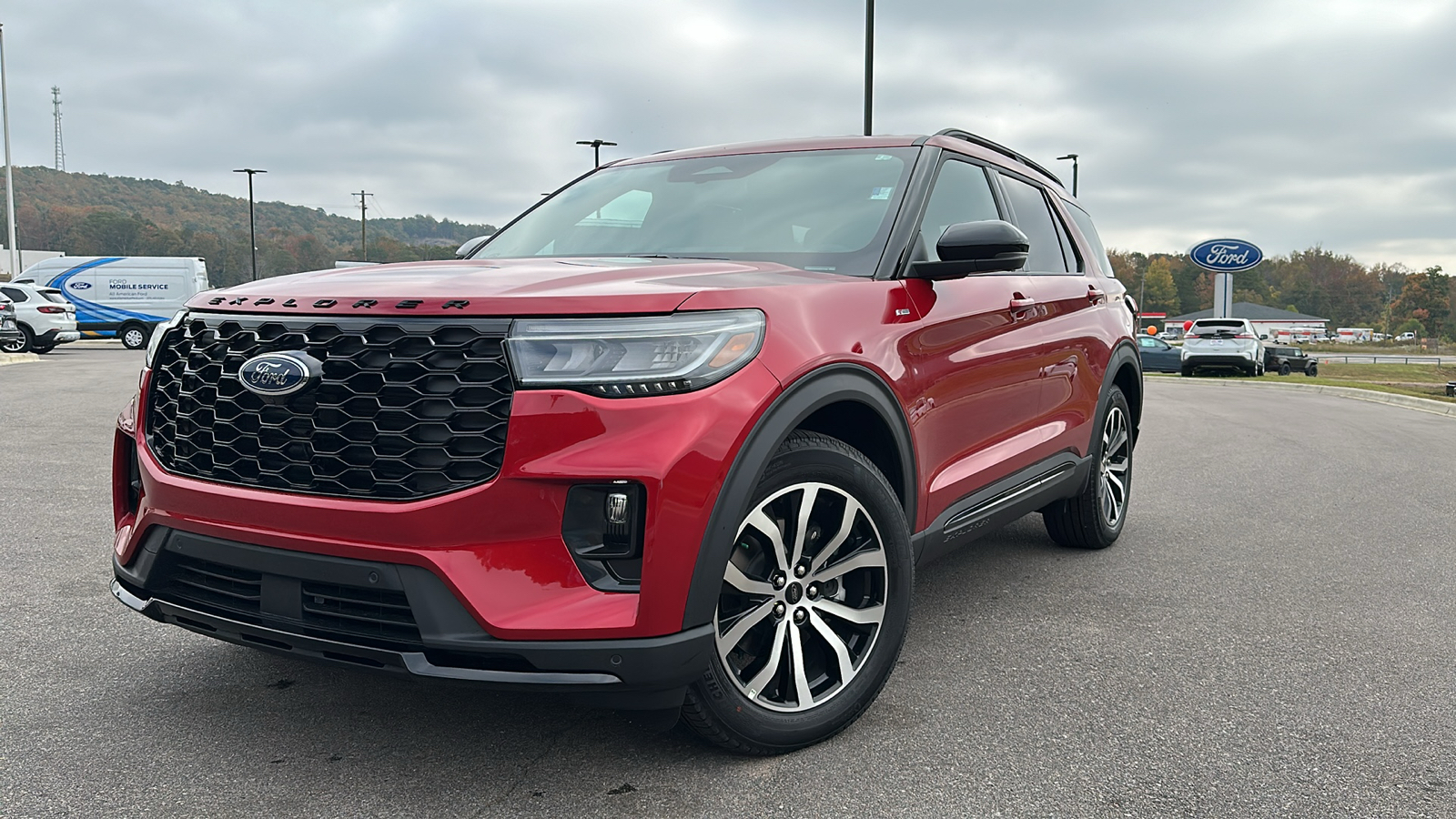 2025 Ford Explorer ST-Line 2