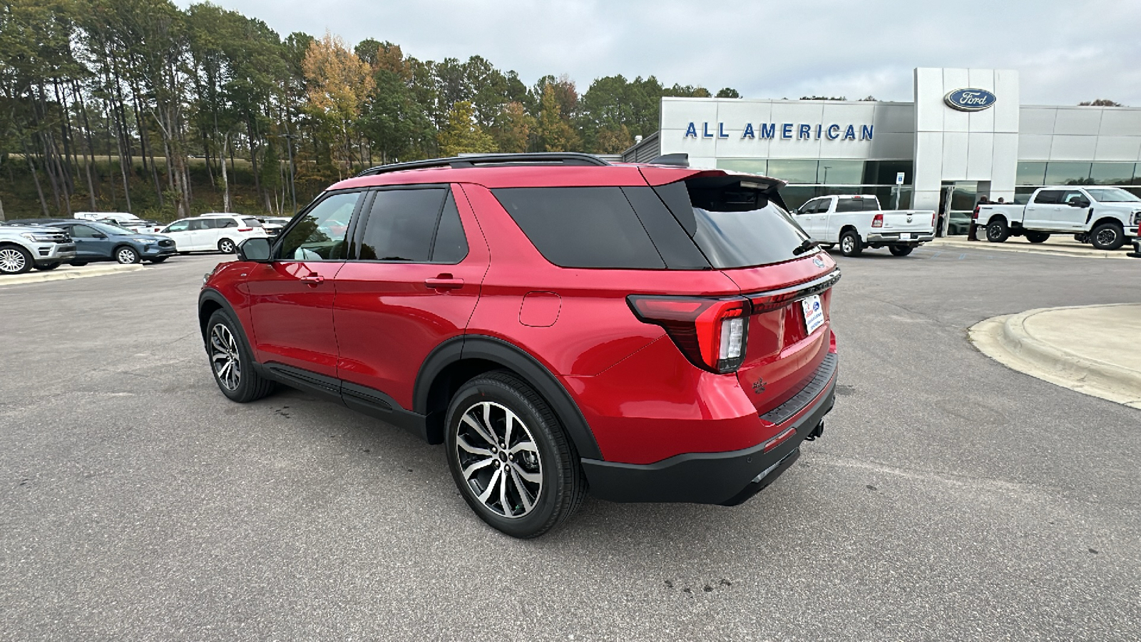 2025 Ford Explorer ST-Line 4