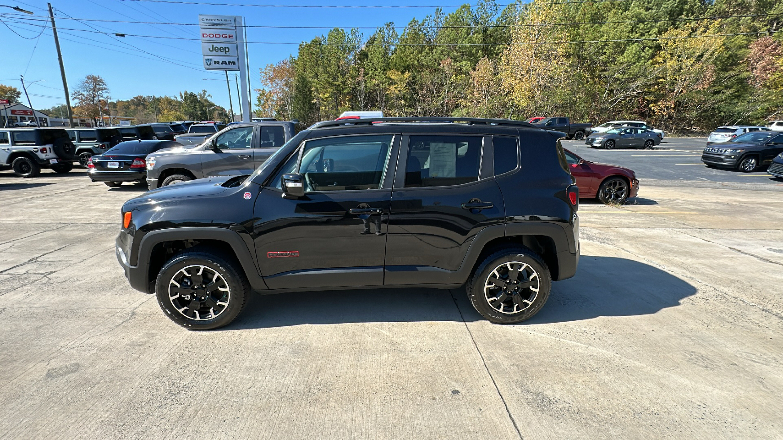 2023 Jeep Renegade Trailhawk 2