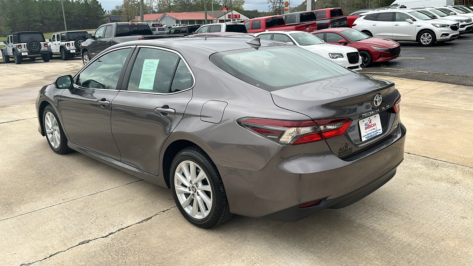 2023 Toyota Camry LE 3