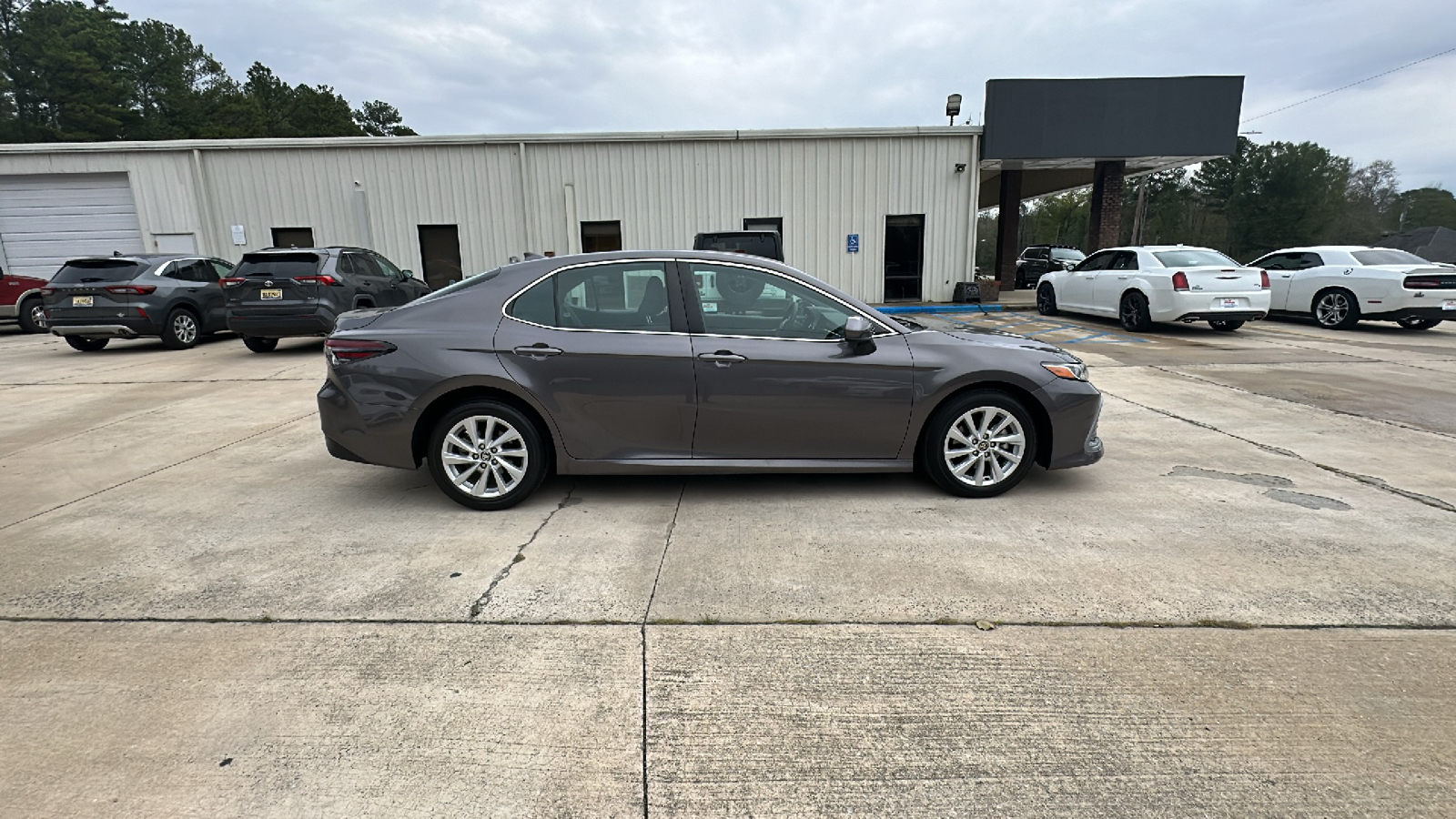 2023 Toyota Camry LE 6